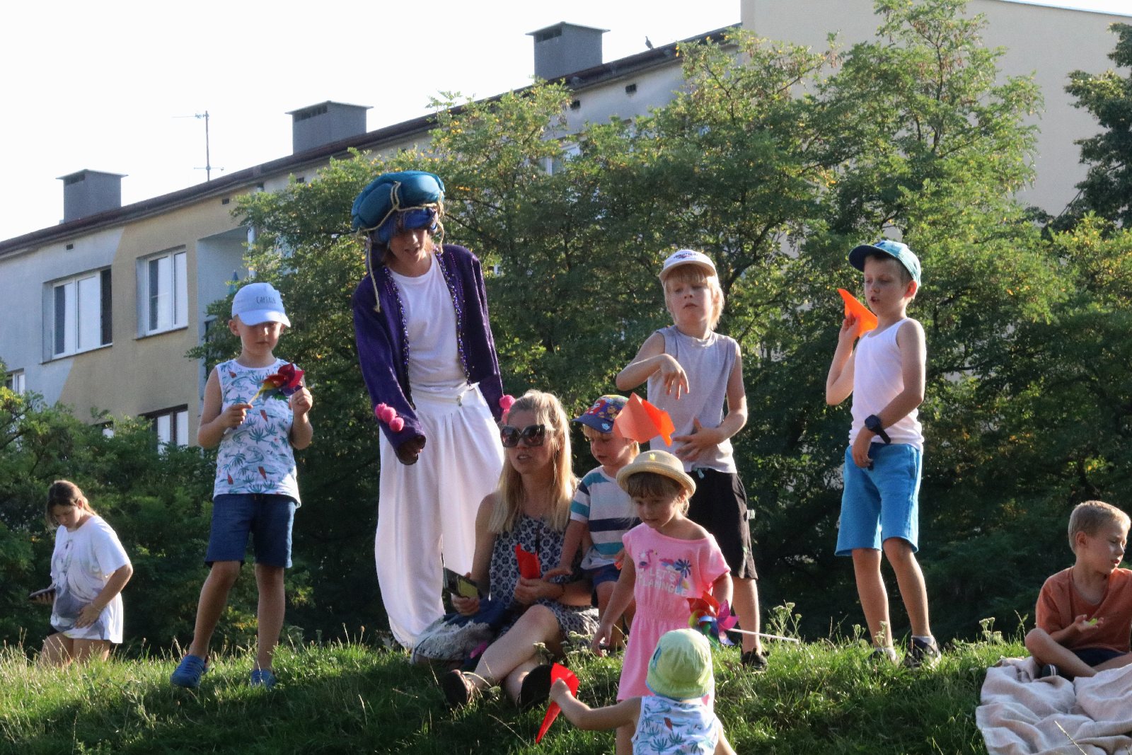 Teatralny Piknik Sąsiedzki na legnickich Piekarach    	