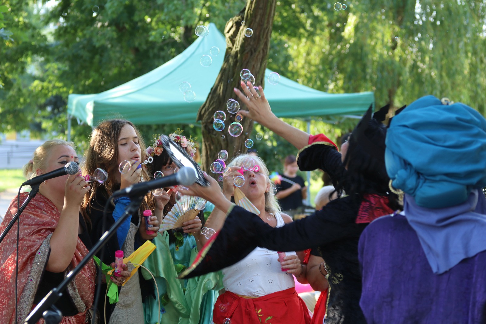 Teatralny Piknik Sąsiedzki na legnickich Piekarach    	