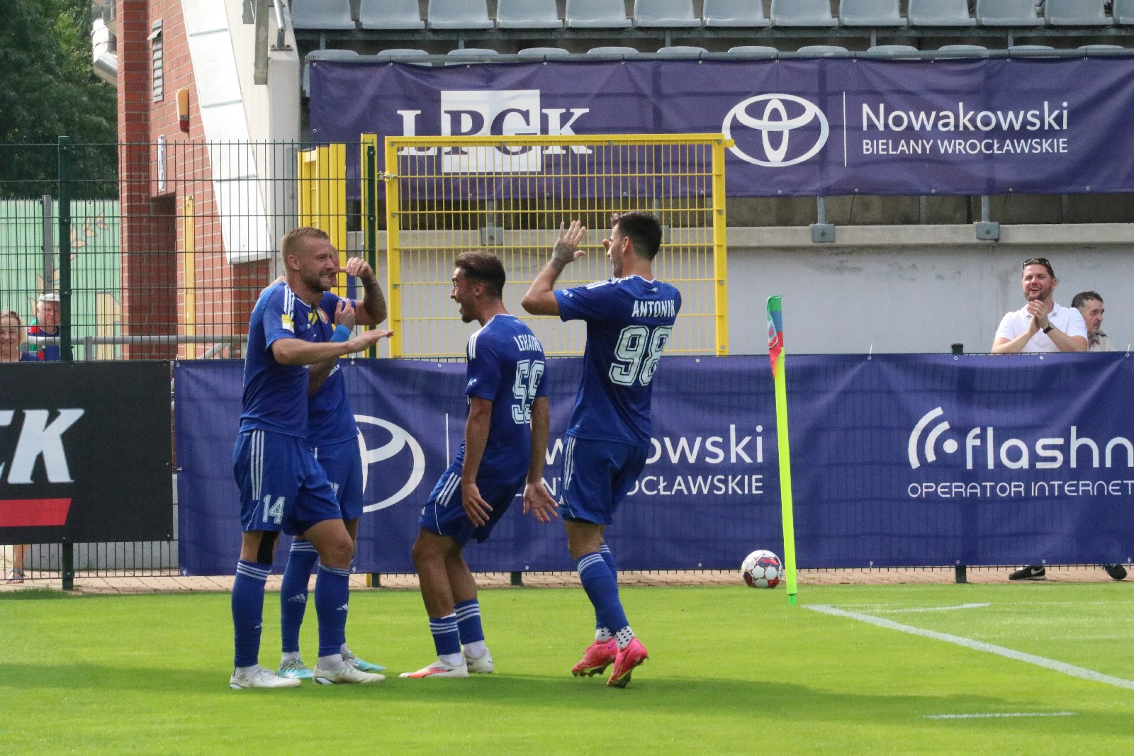 Miedź wygrywa ze Stalą Rzeszów i zostaje liderem 1. Ligi