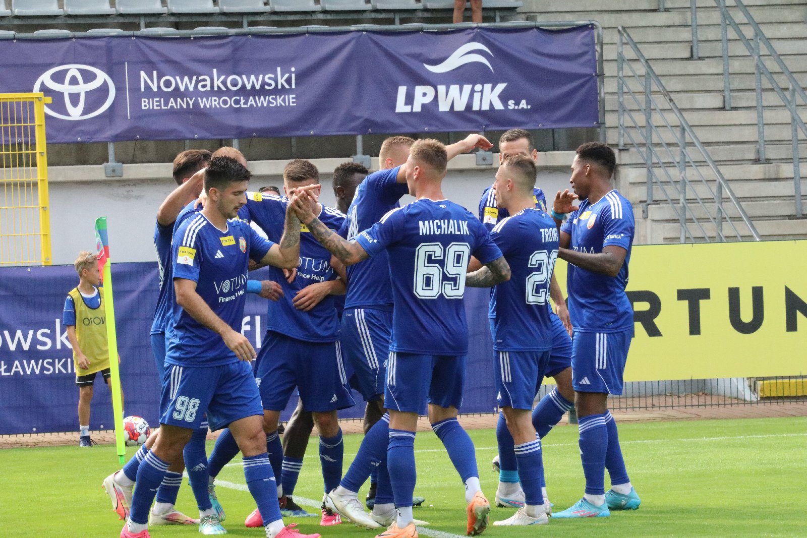 Miedź wygrywa ze Stalą Rzeszów i zostaje liderem 1. Ligi