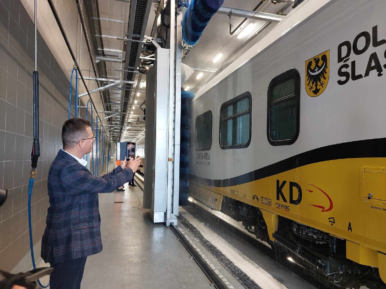 Nowa hala serwisowa Kolei Dolnośląskich oficjalnie otwarta