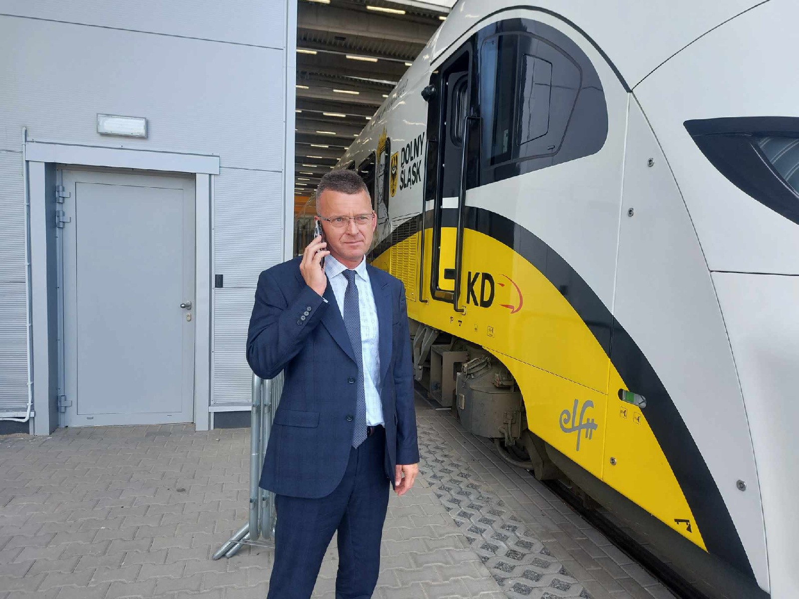 Nowa hala serwisowa Kolei Dolnośląskich oficjalnie otwarta