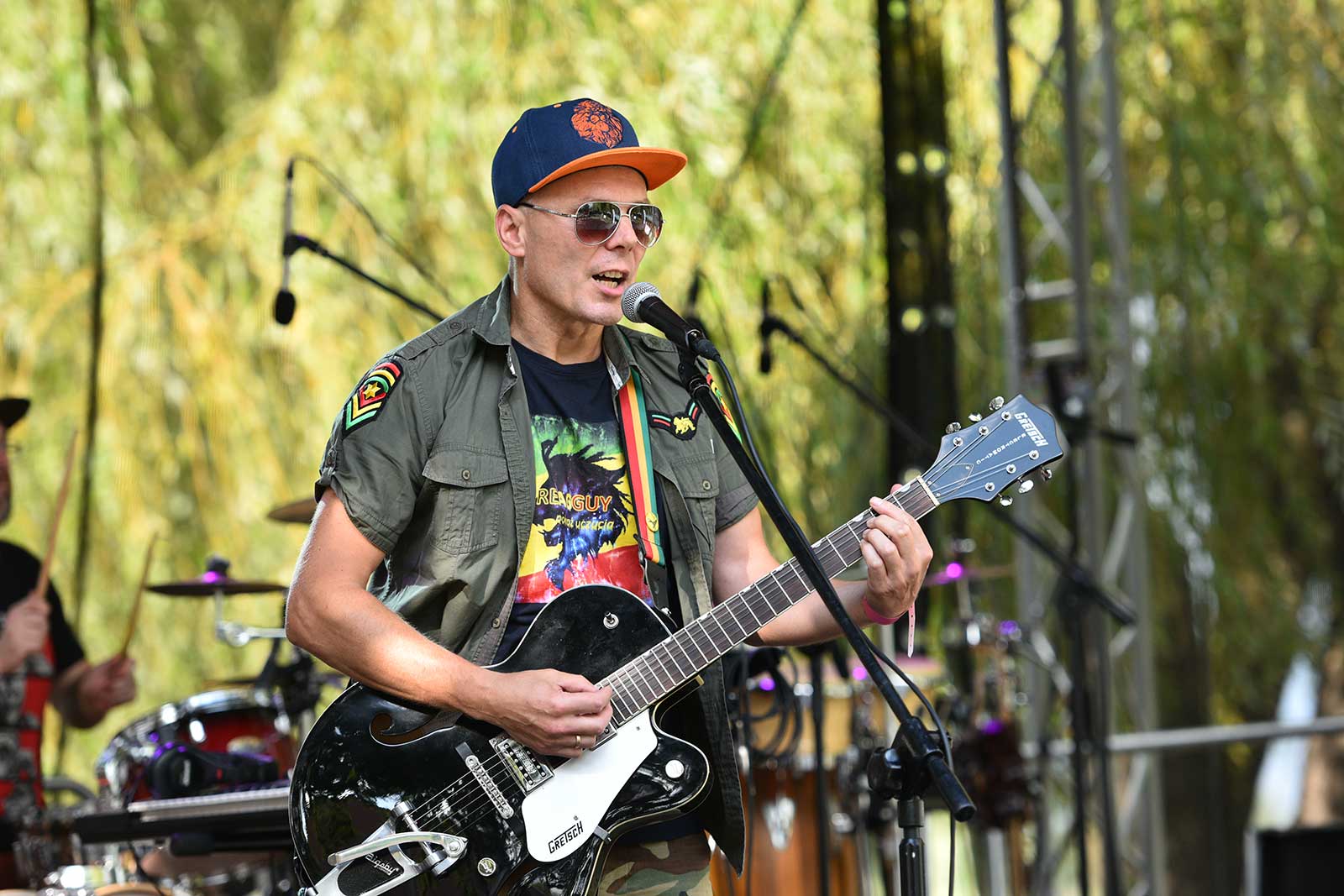 Pląsy w rytmach reggae rozpoczęły się z formacją Reaguj