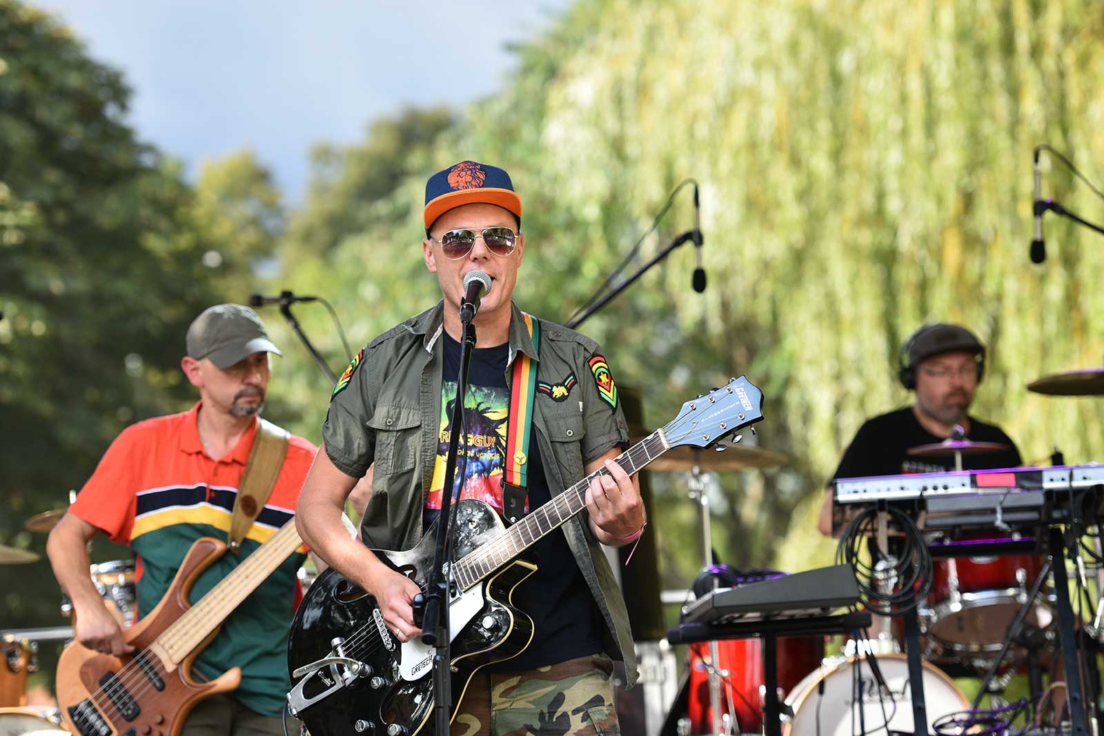 Pląsy w rytmach reggae rozpoczęły się z formacją Reaguj