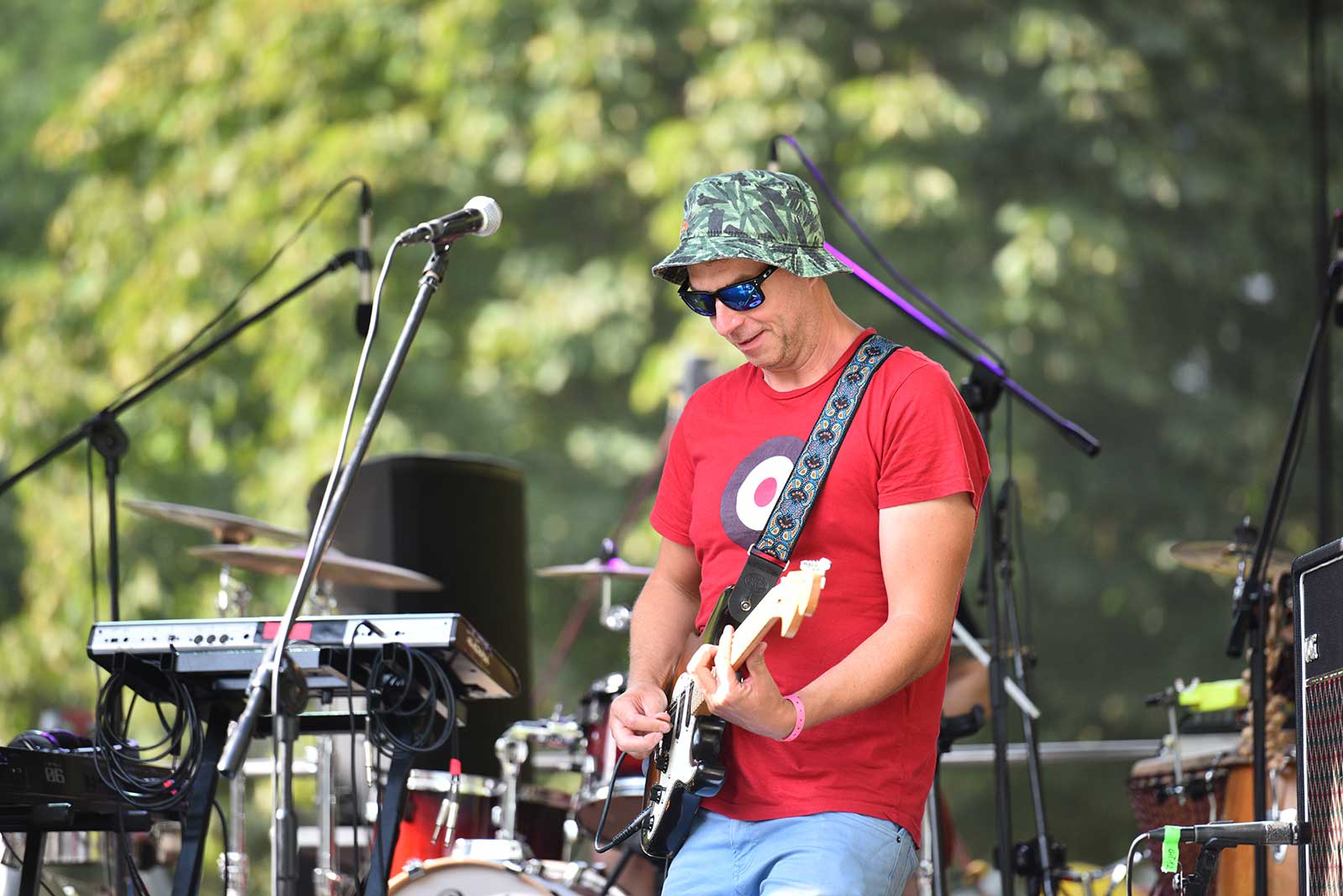 Pląsy w rytmach reggae rozpoczęły się z formacją Reaguj