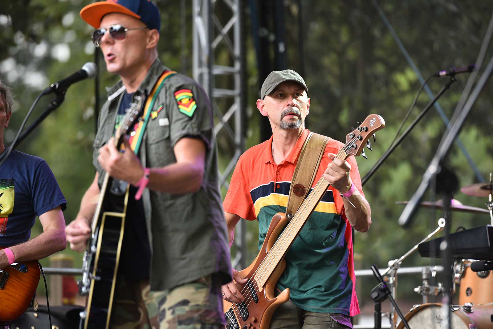 Pląsy w rytmach reggae rozpoczęły się z formacją Reaguj