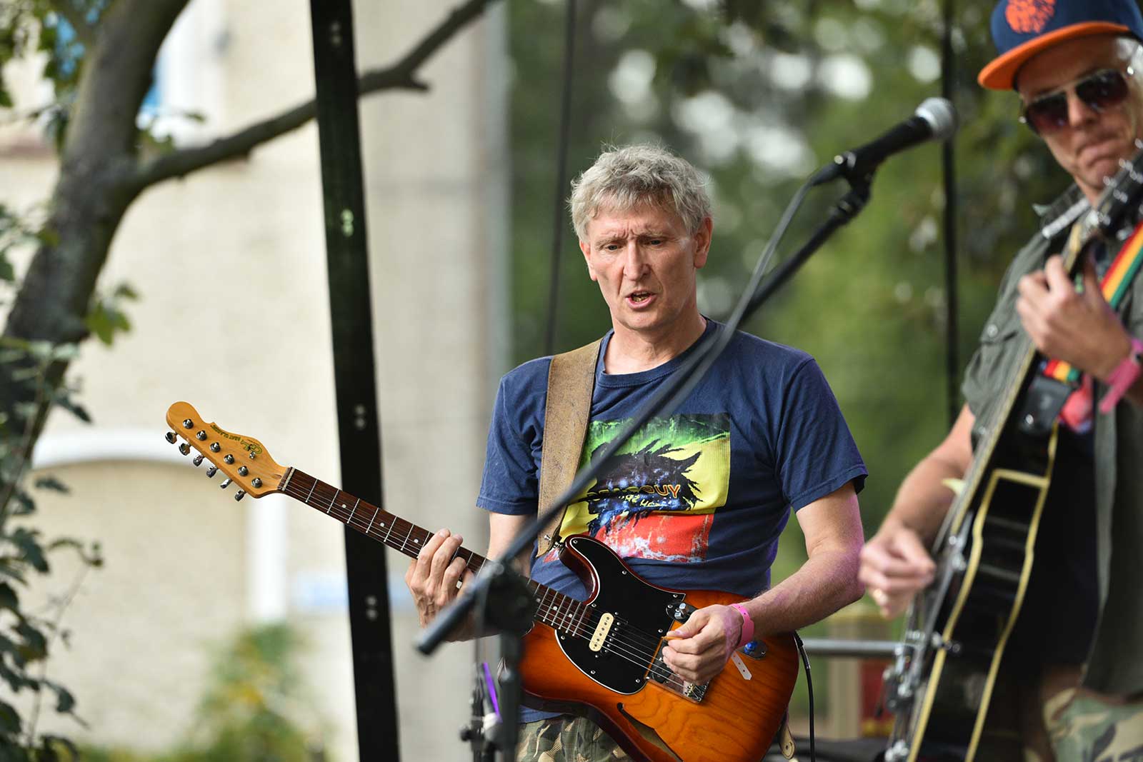 Pląsy w rytmach reggae rozpoczęły się z formacją Reaguj