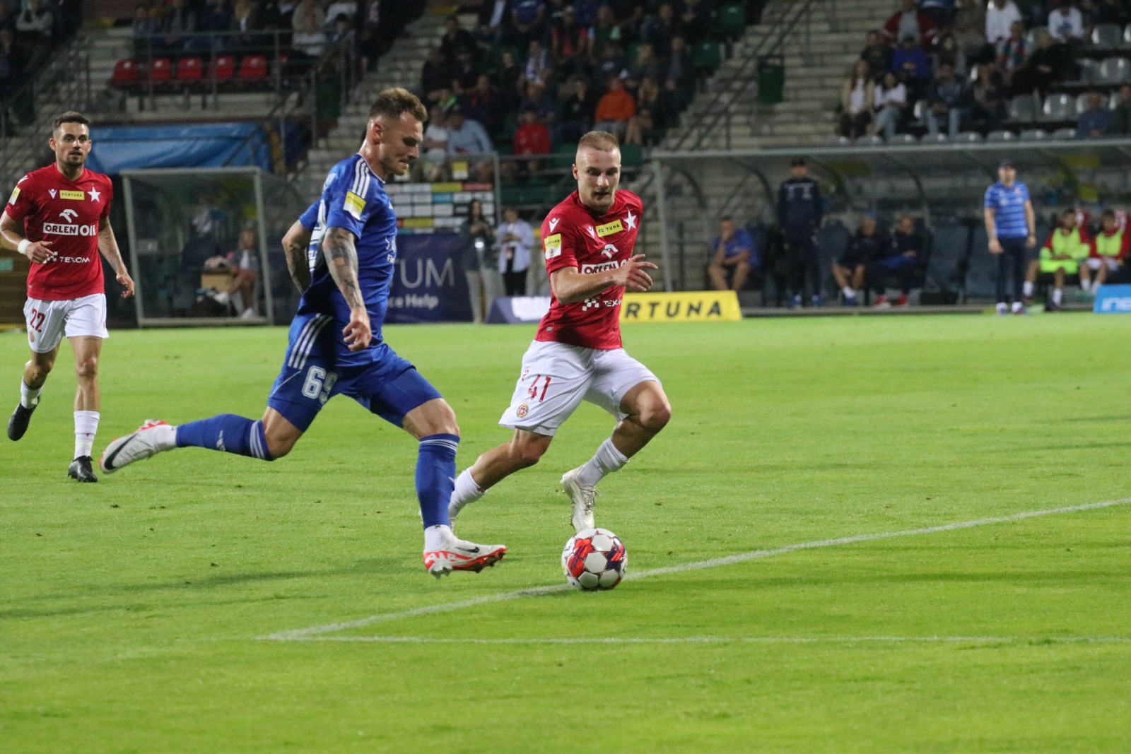 Remis z Wisłą Kraków. Miedź Legnica nadal niepokonana