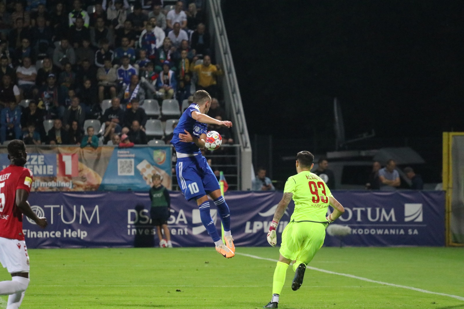 Remis z Wisłą Kraków. Miedź Legnica nadal niepokonana