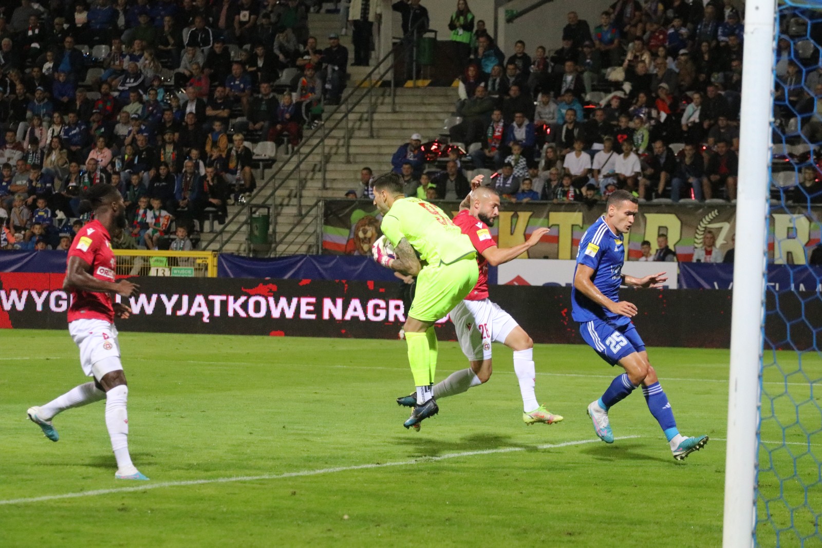 Remis z Wisłą Kraków. Miedź Legnica nadal niepokonana