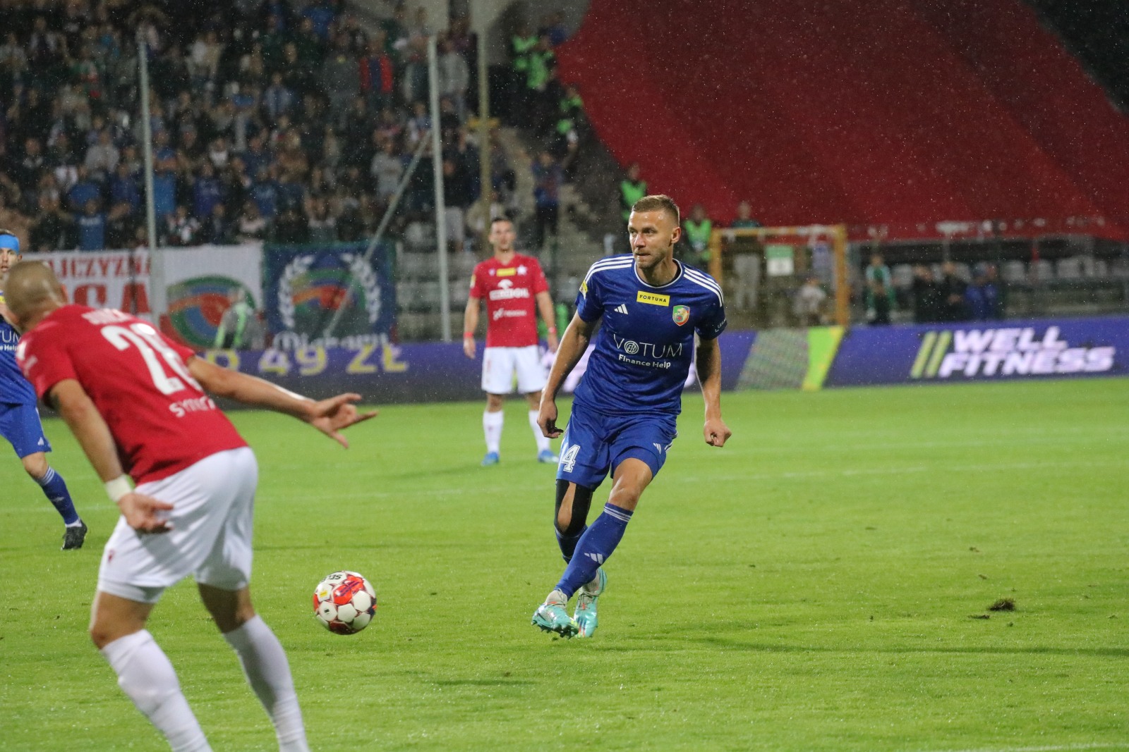 Remis z Wisłą Kraków. Miedź Legnica nadal niepokonana