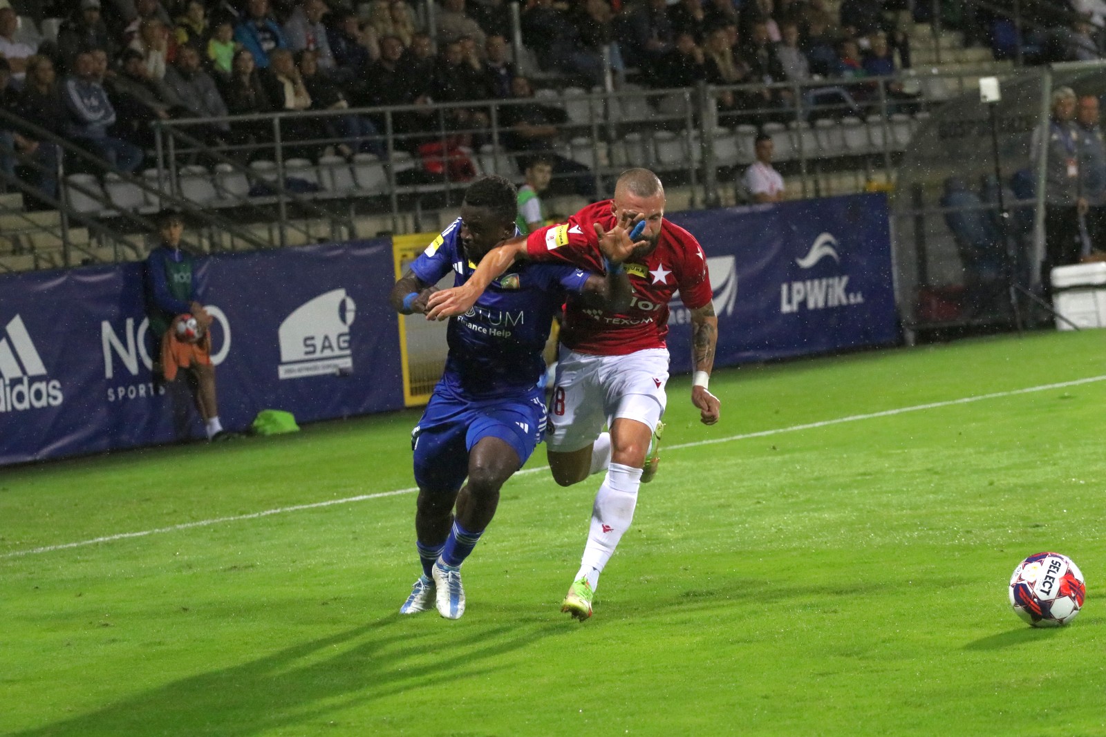 Remis z Wisłą Kraków. Miedź Legnica nadal niepokonana