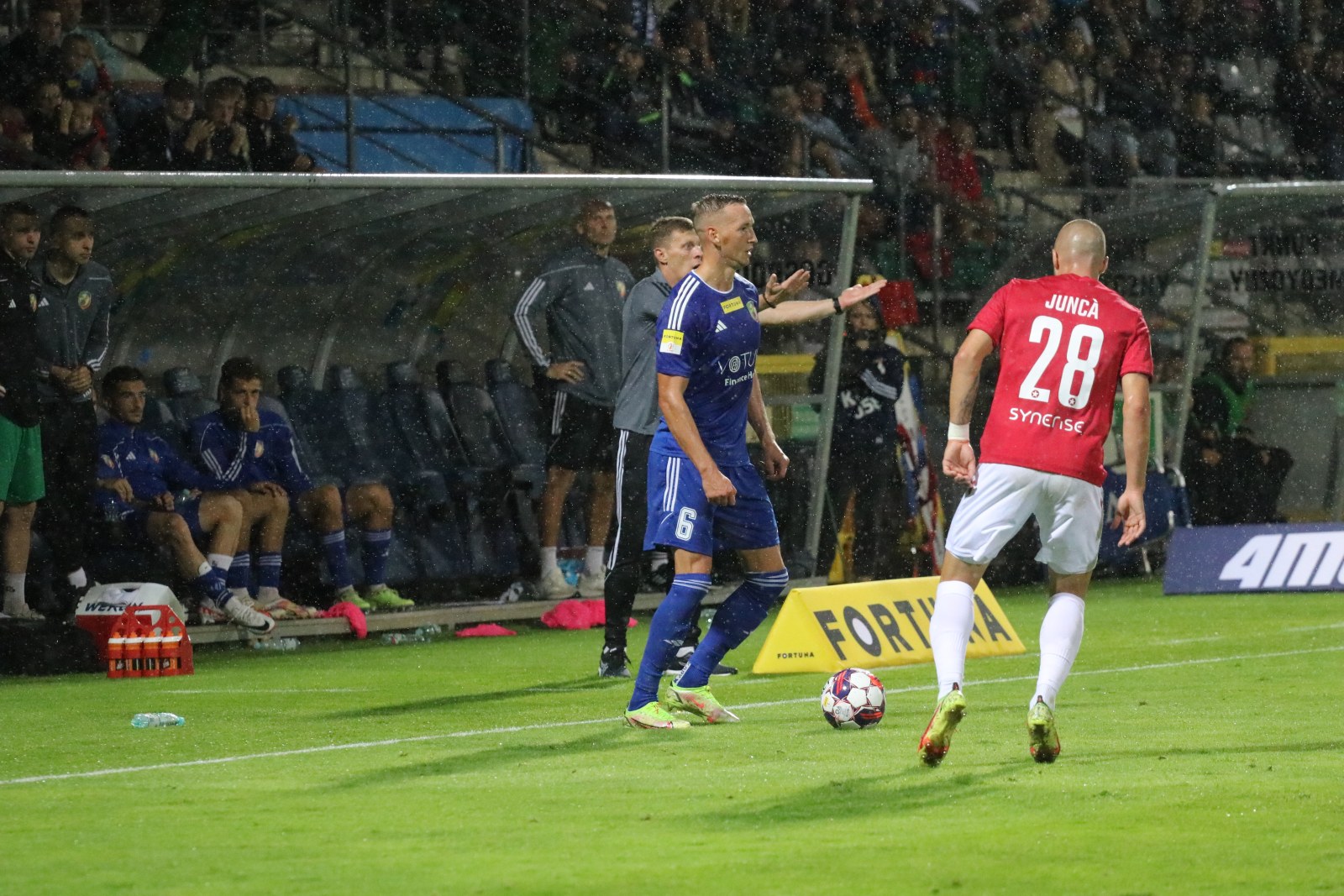 Remis z Wisłą Kraków. Miedź Legnica nadal niepokonana