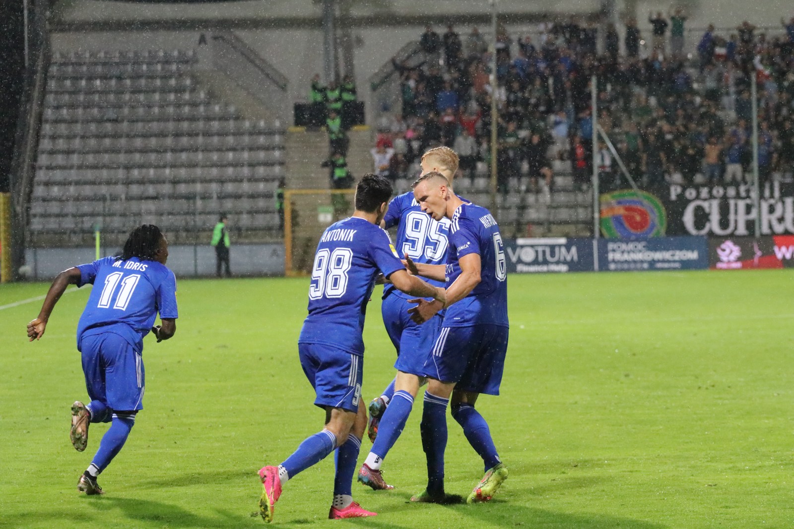 Remis z Wisłą Kraków. Miedź Legnica nadal niepokonana