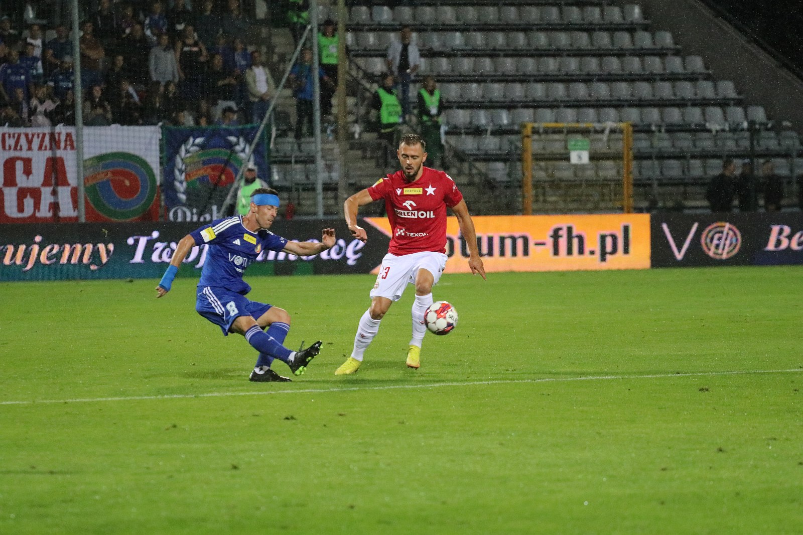 Remis z Wisłą Kraków. Miedź Legnica nadal niepokonana