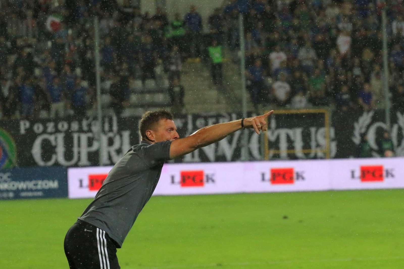 Remis z Wisłą Kraków. Miedź Legnica nadal niepokonana