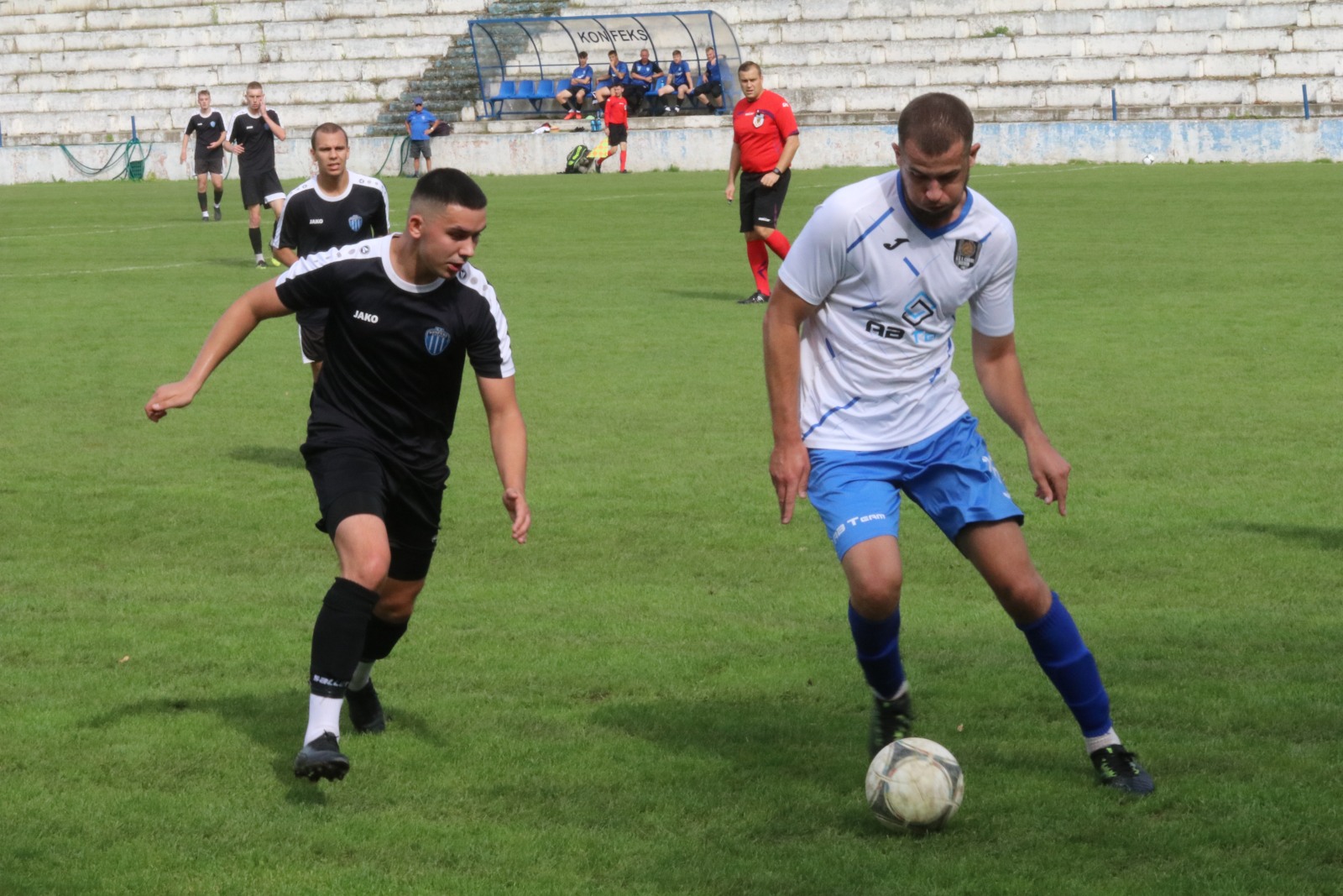 Konfeks Legnica pewnie wygrywa z Czarnymi Dziewin