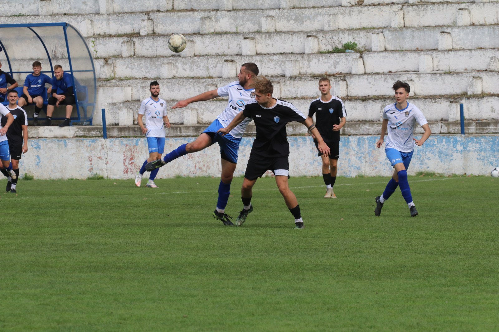 Konfeks Legnica pewnie wygrywa z Czarnymi Dziewin