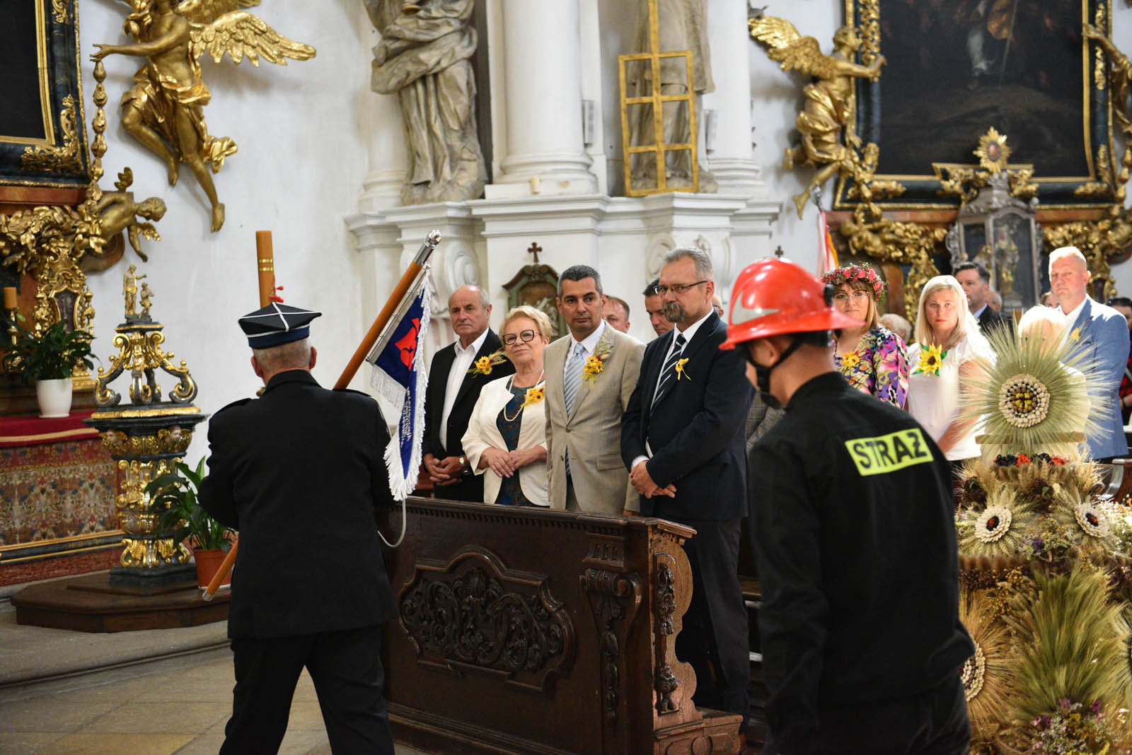W Legnickim Polu dziękują rolnikom za plony i świętują