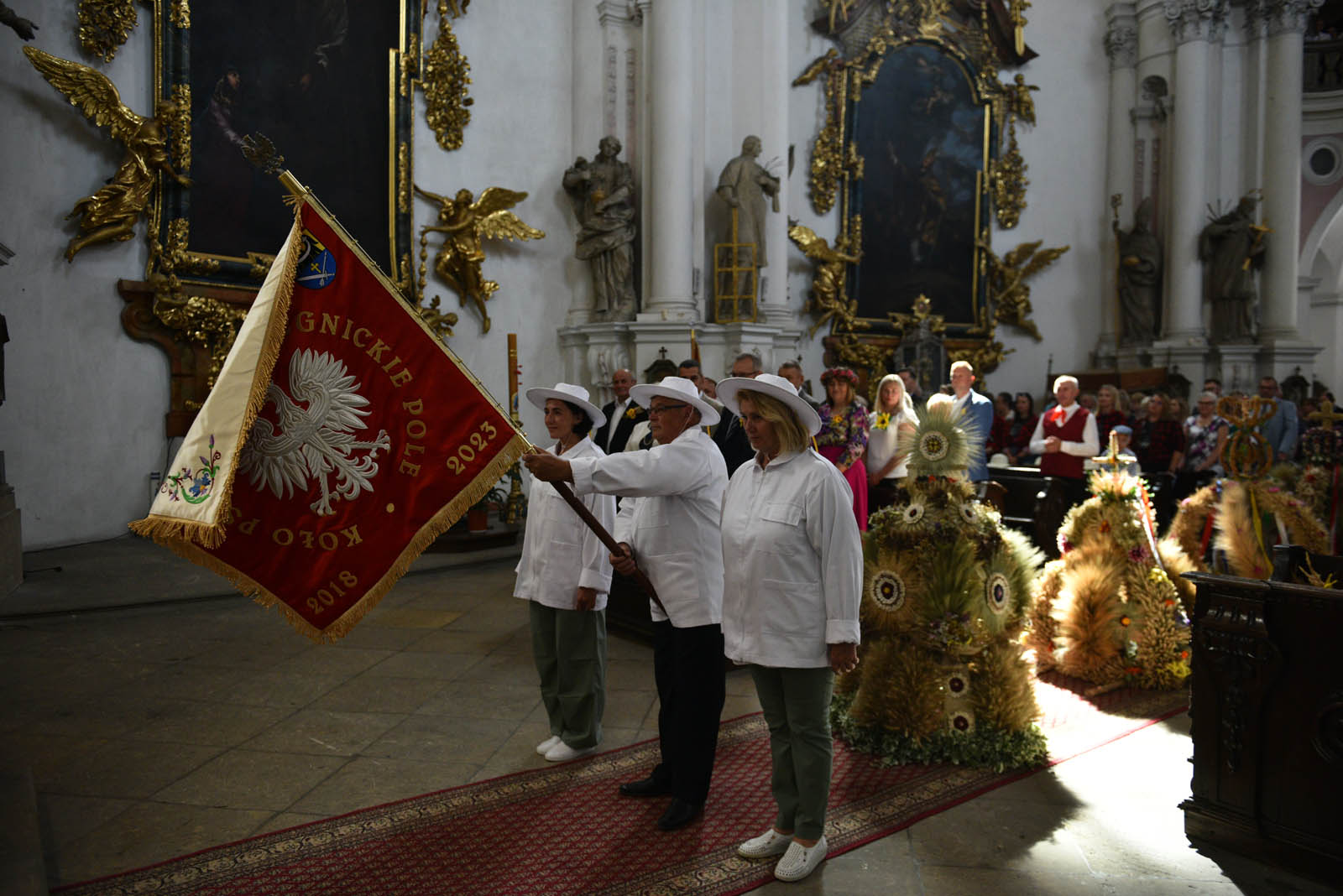 W Legnickim Polu dziękują rolnikom za plony i świętują