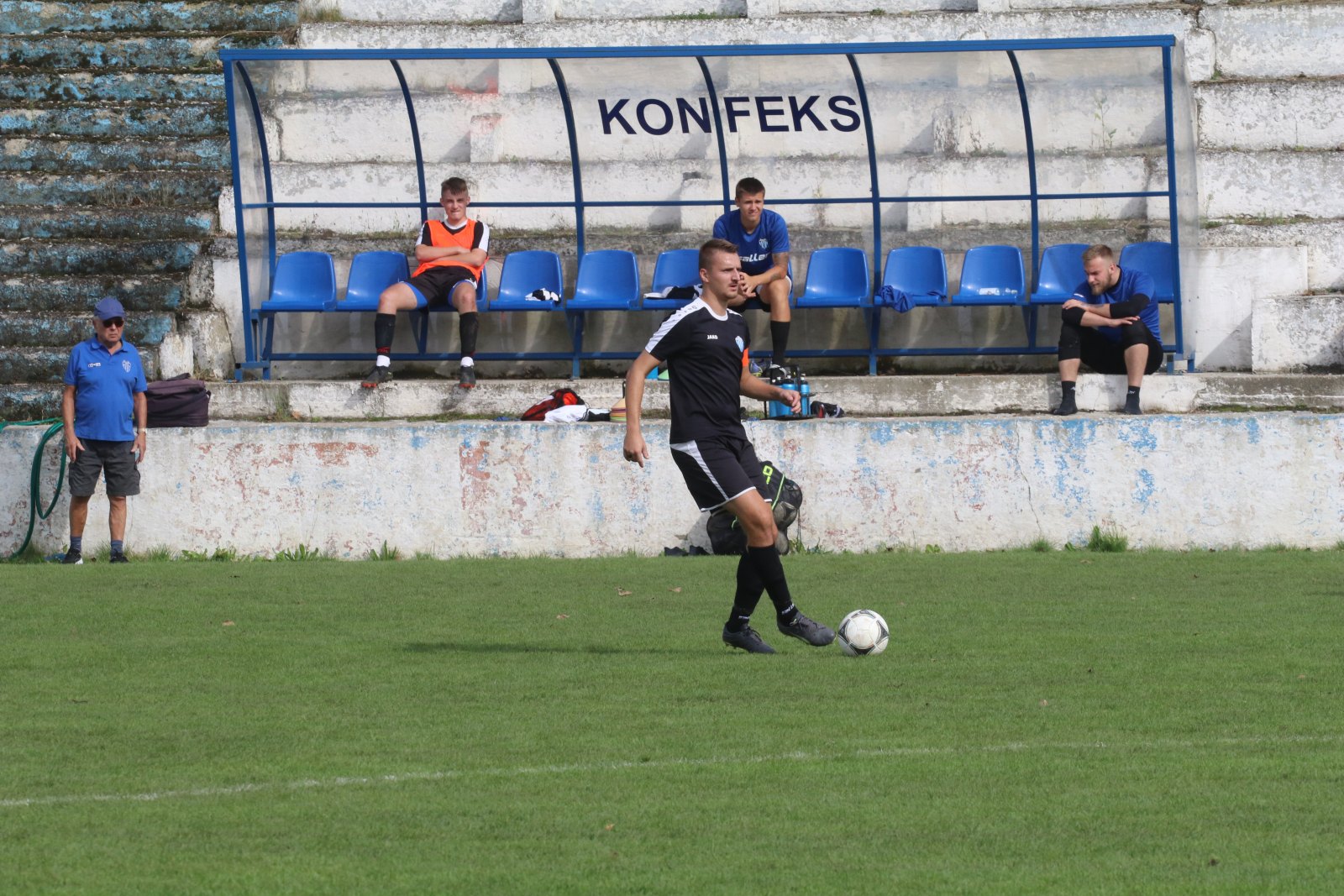 Konfeks Legnica pewnie wygrywa z Czarnymi Dziewin