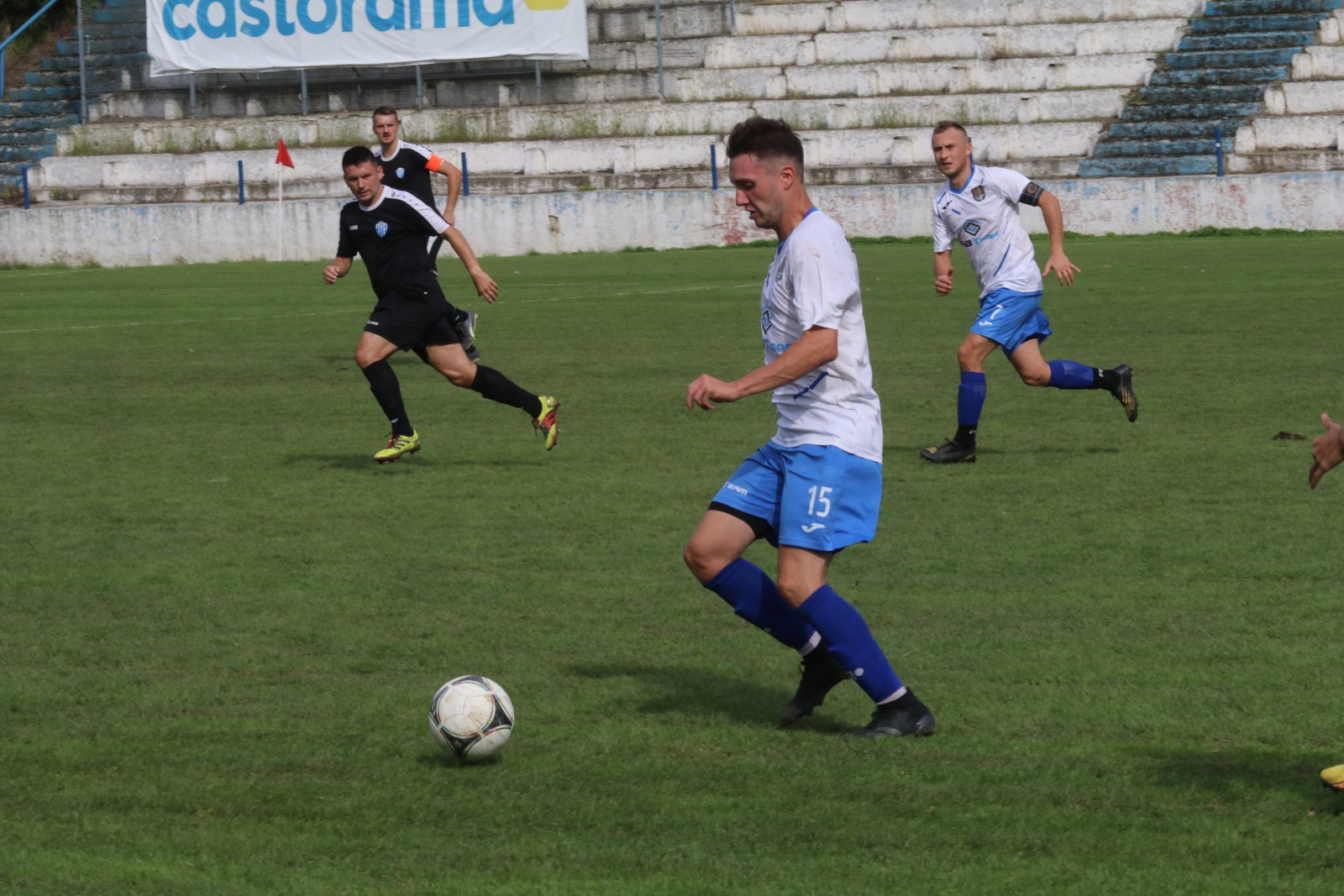 Konfeks Legnica pewnie wygrywa z Czarnymi Dziewin
