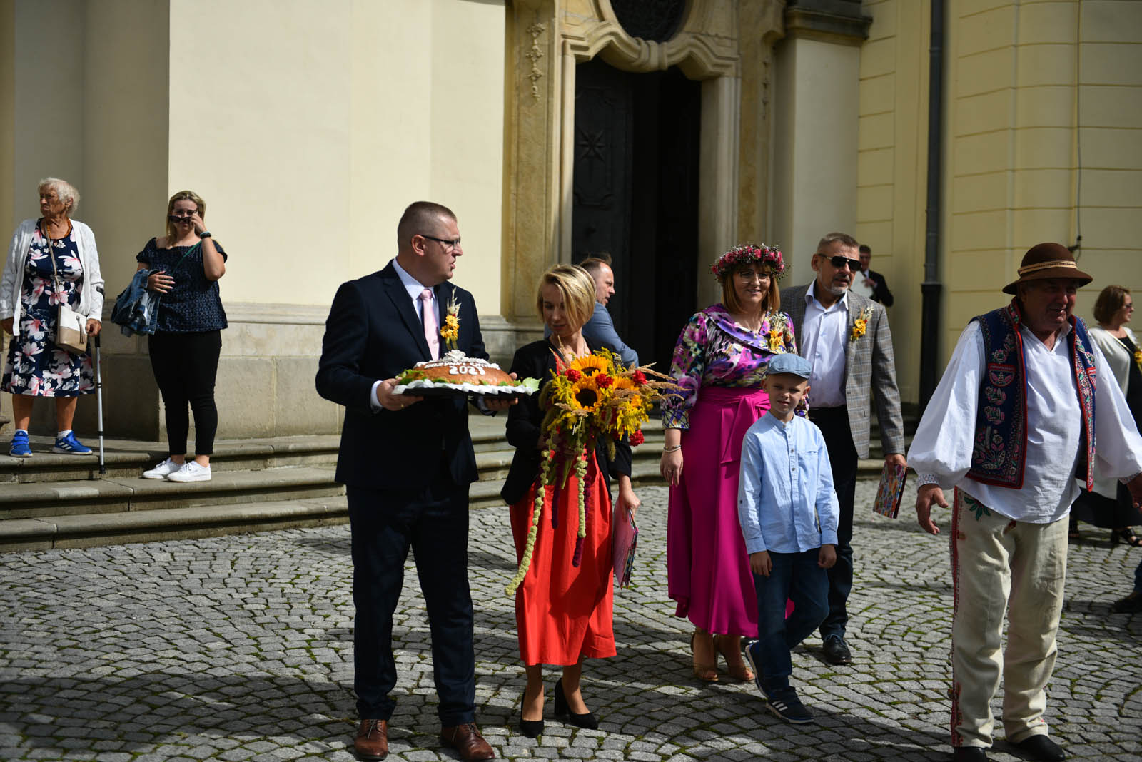W Legnickim Polu dziękują rolnikom za plony i świętują