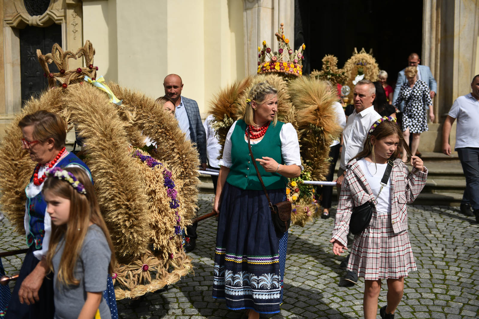 W Legnickim Polu dziękują rolnikom za plony i świętują