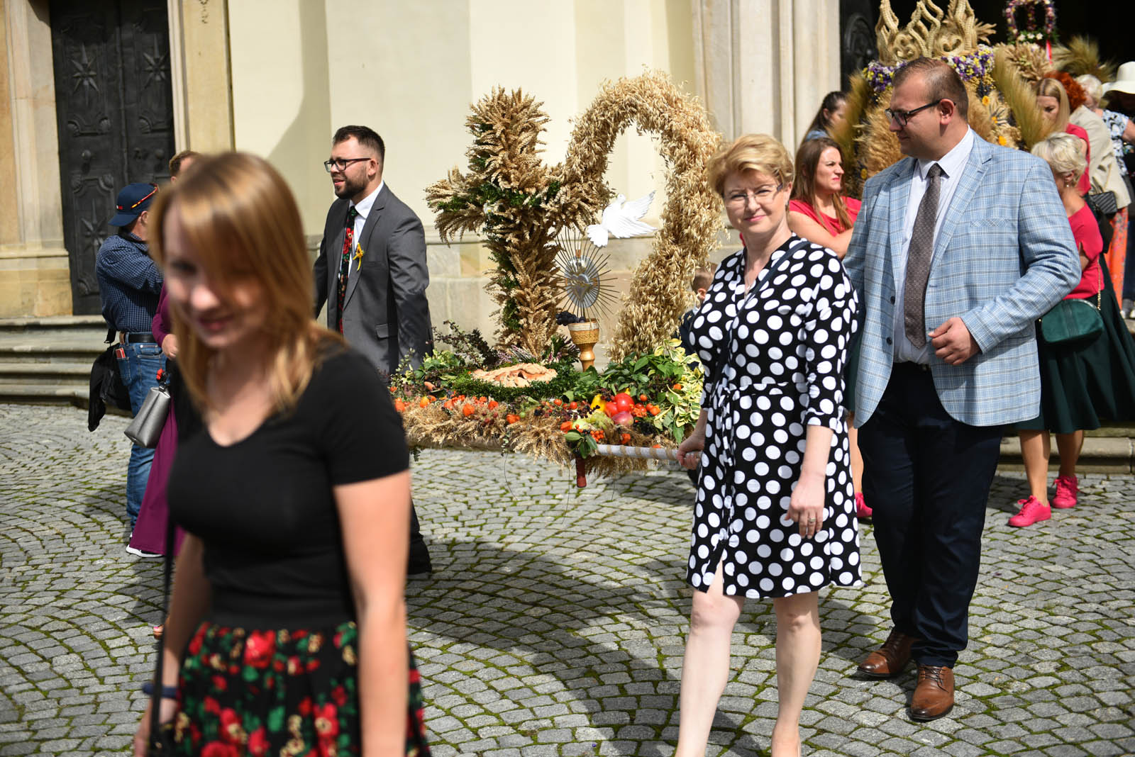 W Legnickim Polu dziękują rolnikom za plony i świętują