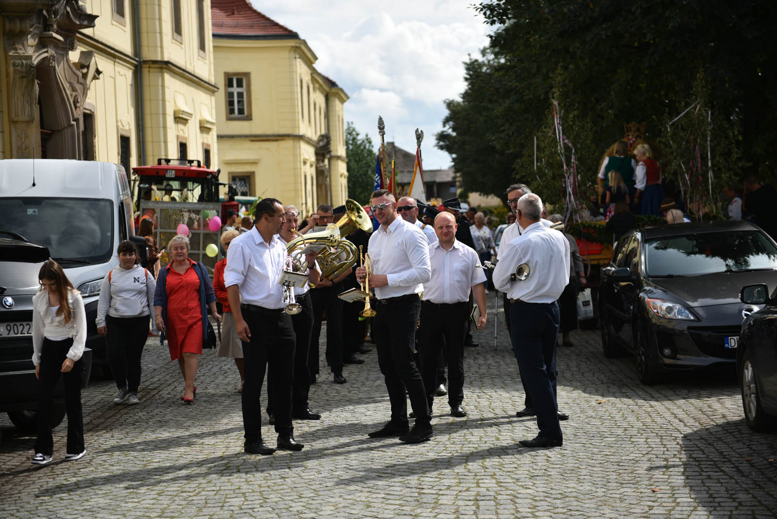 W Legnickim Polu dziękują rolnikom za plony i świętują