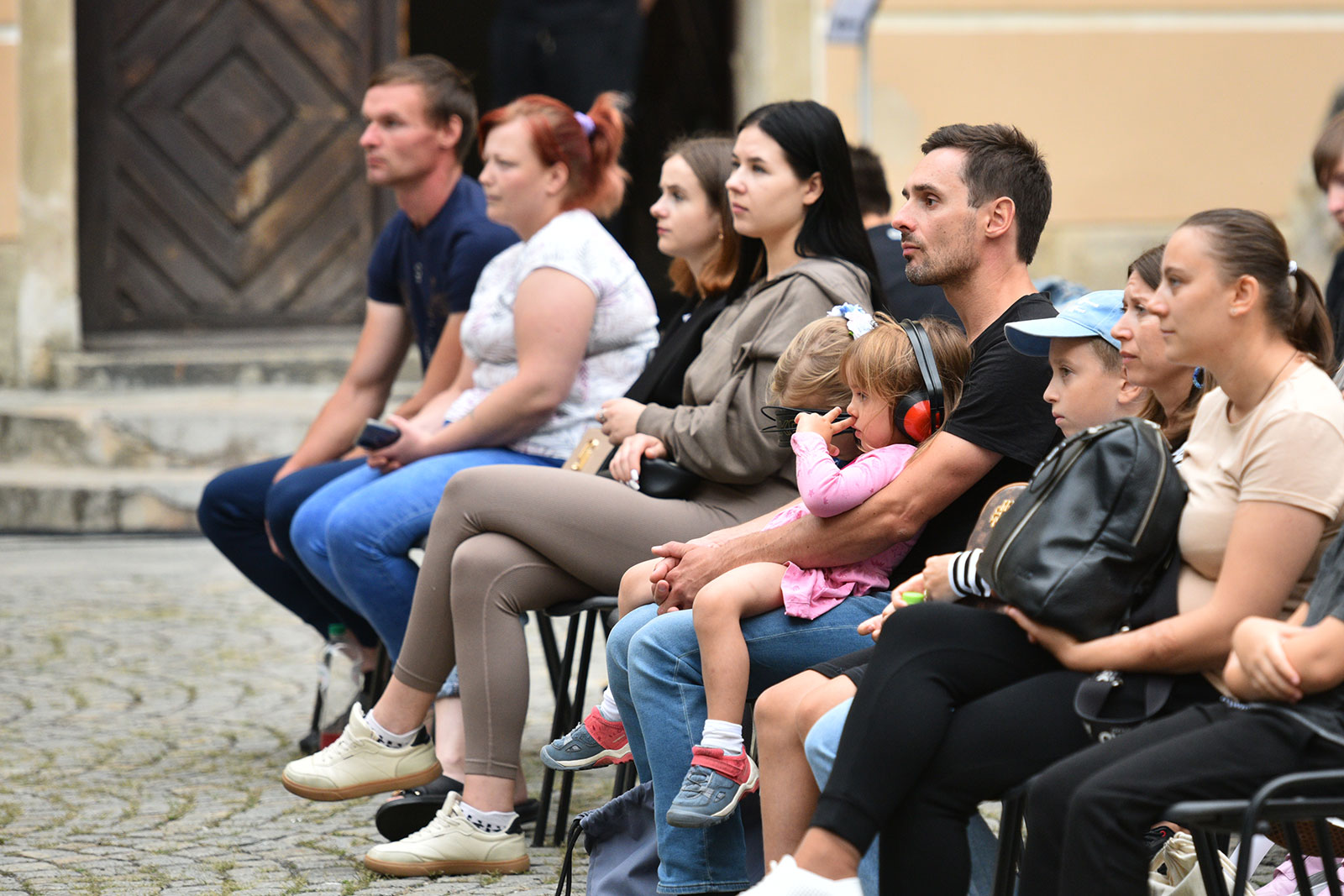 Polsko–ukraińskie zespoły na dziedzińcu Akademii Rycerskiej
