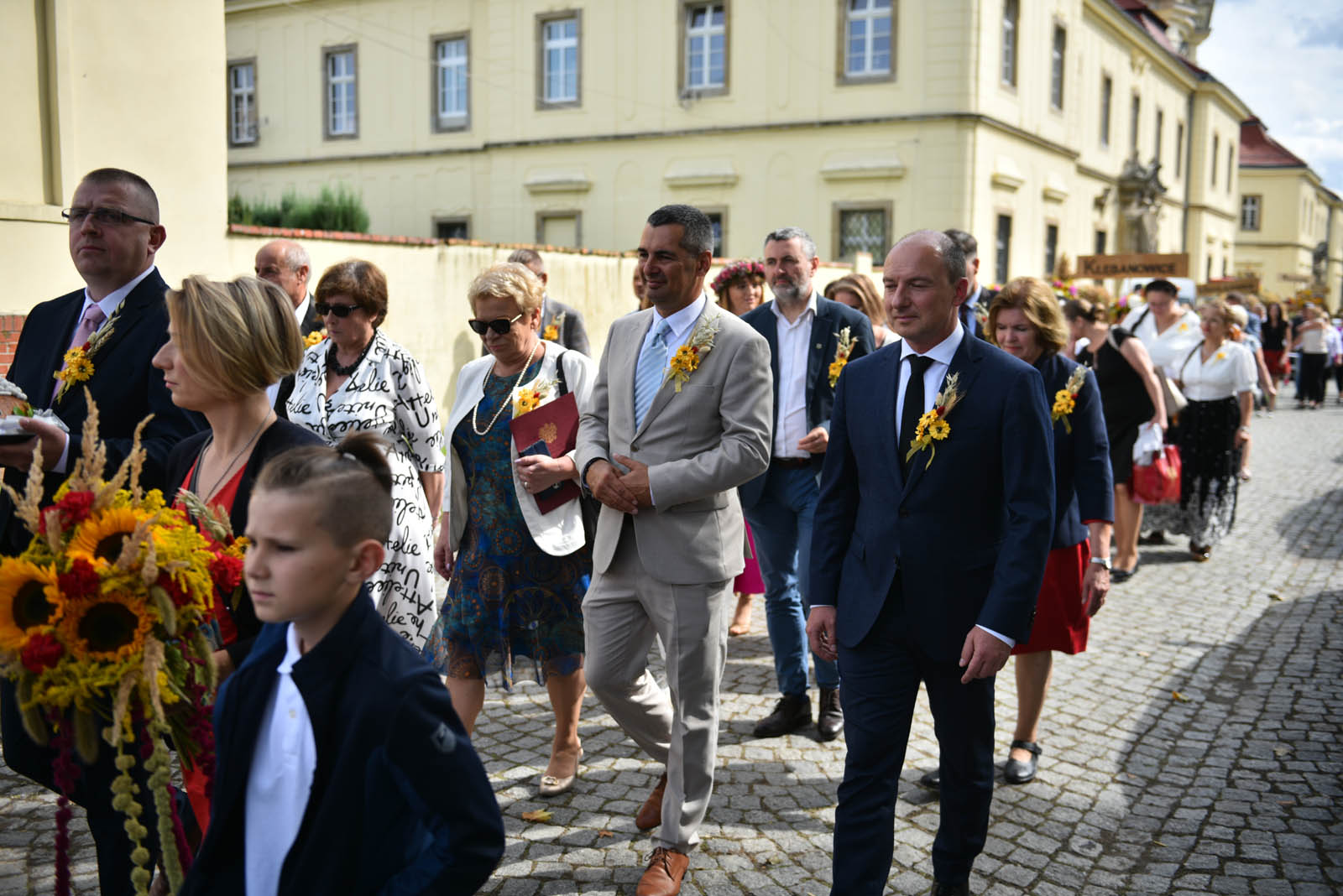 W Legnickim Polu dziękują rolnikom za plony i świętują