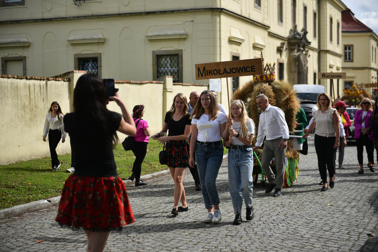 W Legnickim Polu dziękują rolnikom za plony i świętują