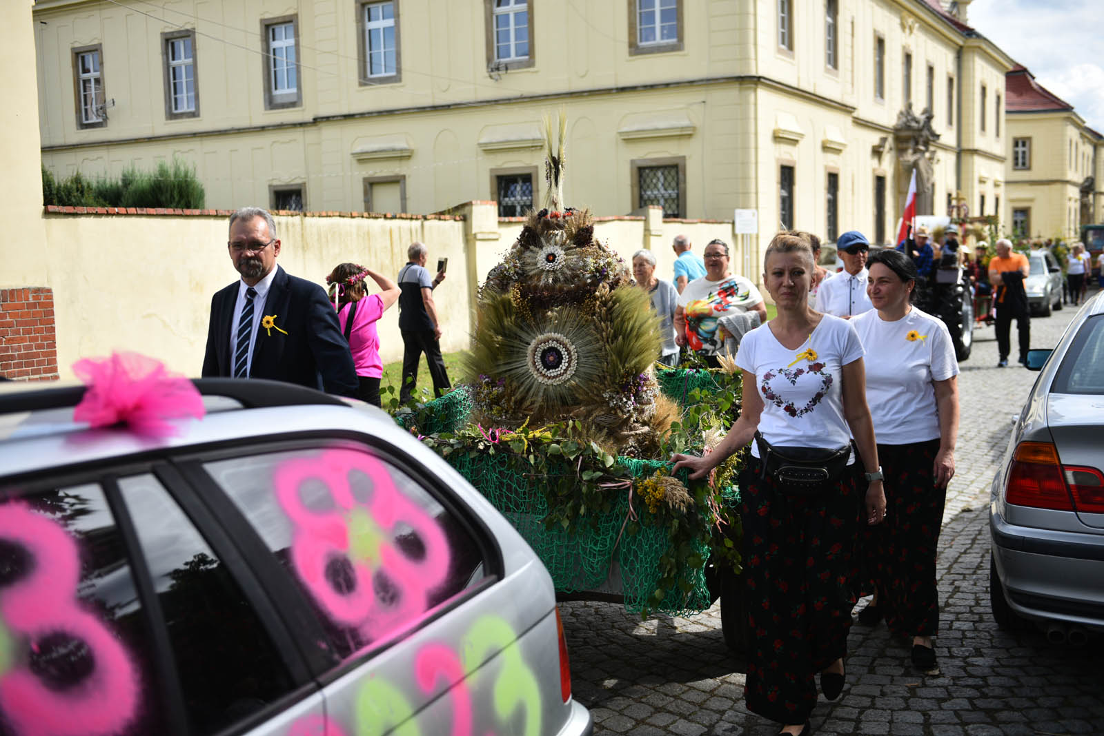 W Legnickim Polu dziękują rolnikom za plony i świętują