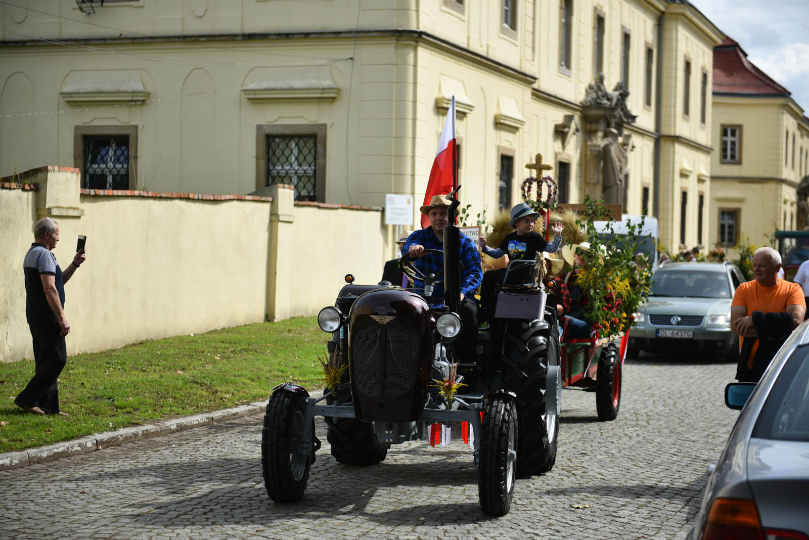 W Legnickim Polu dziękują rolnikom za plony i świętują