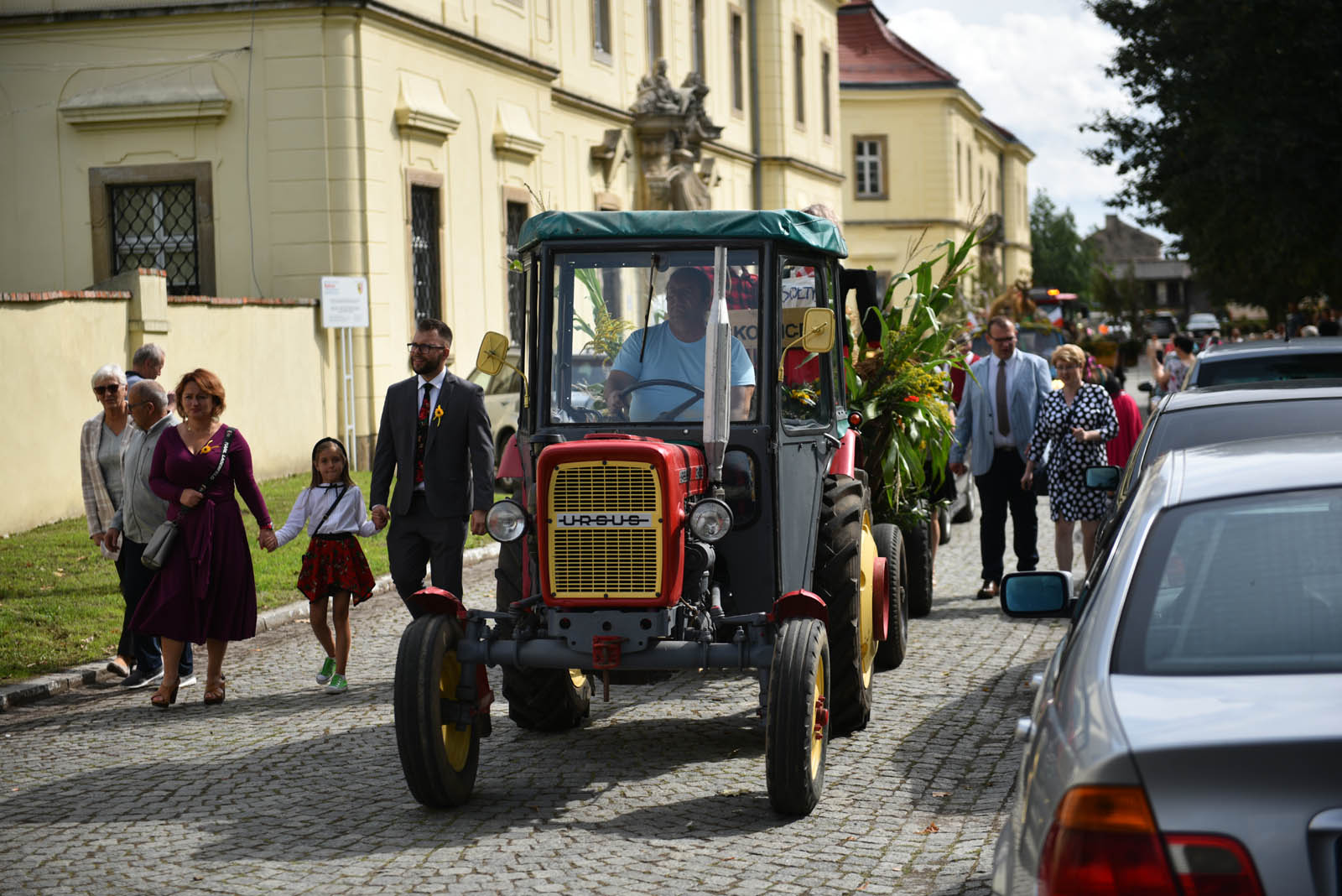W Legnickim Polu dziękują rolnikom za plony i świętują