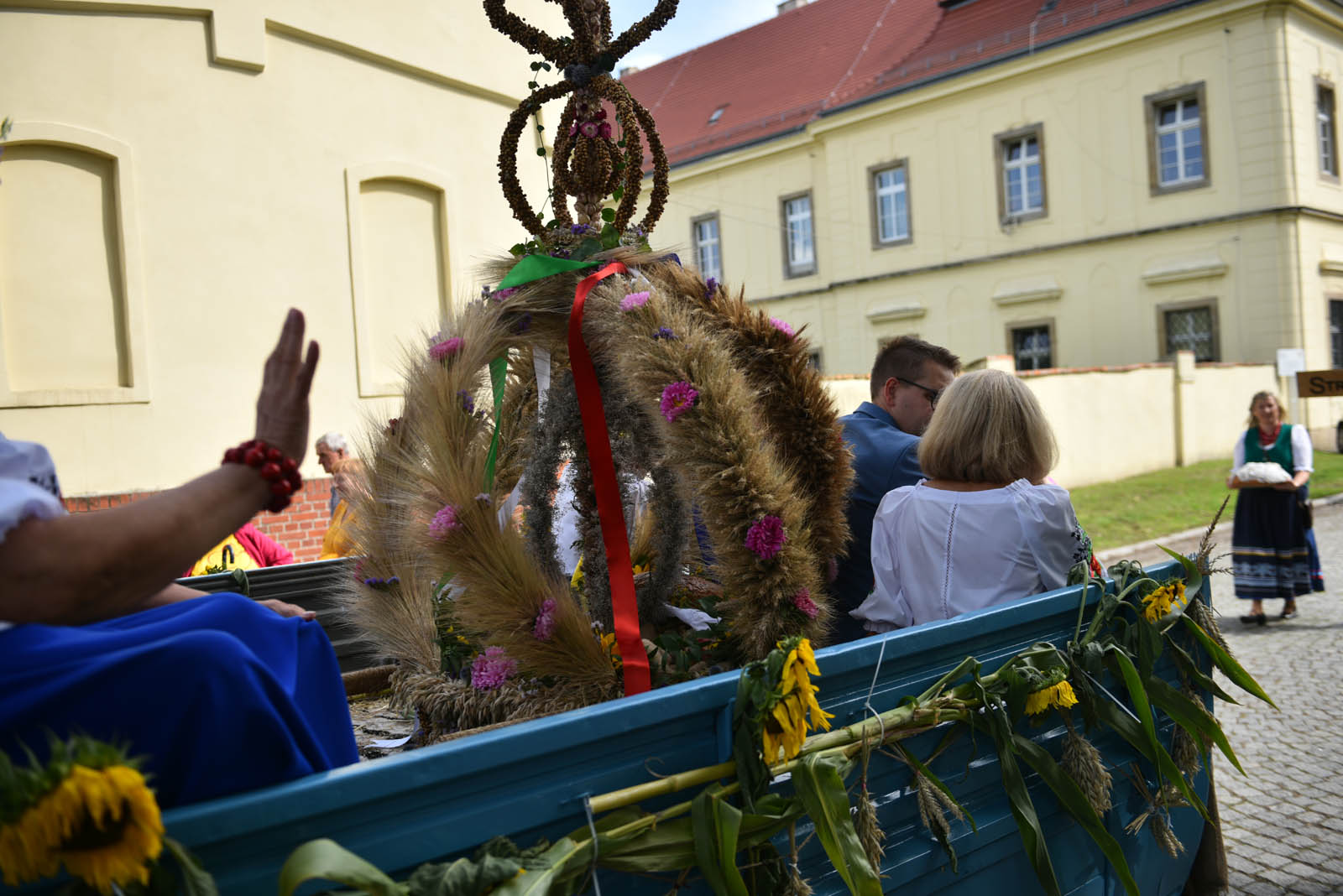 W Legnickim Polu dziękują rolnikom za plony i świętują