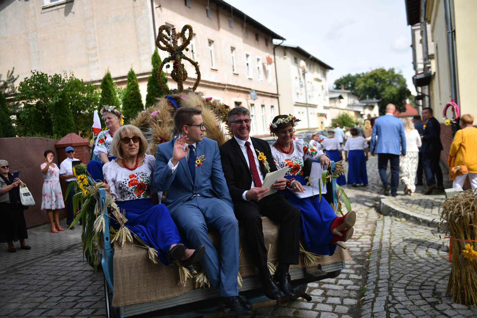 W Legnickim Polu dziękują rolnikom za plony i świętują