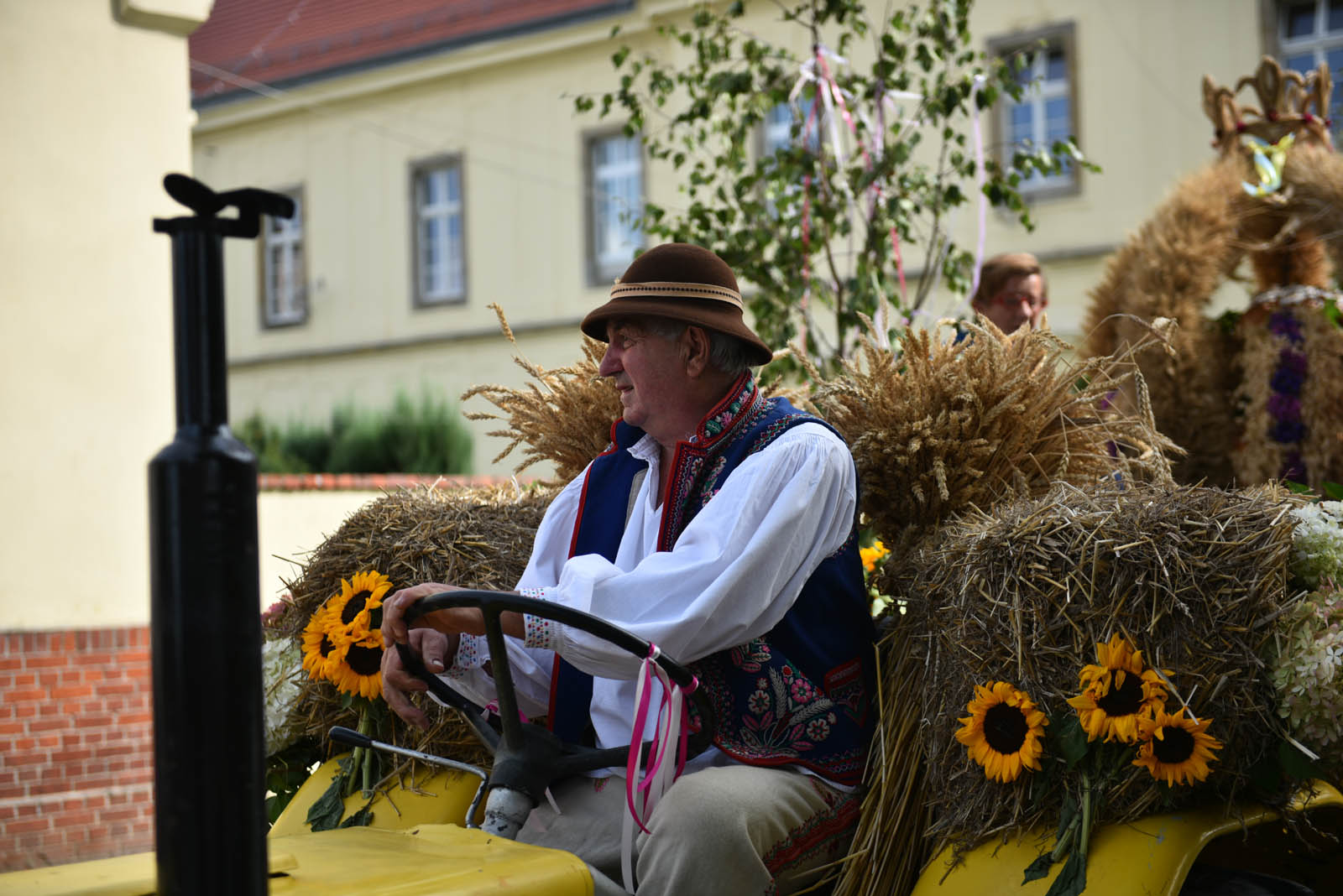 W Legnickim Polu dziękują rolnikom za plony i świętują