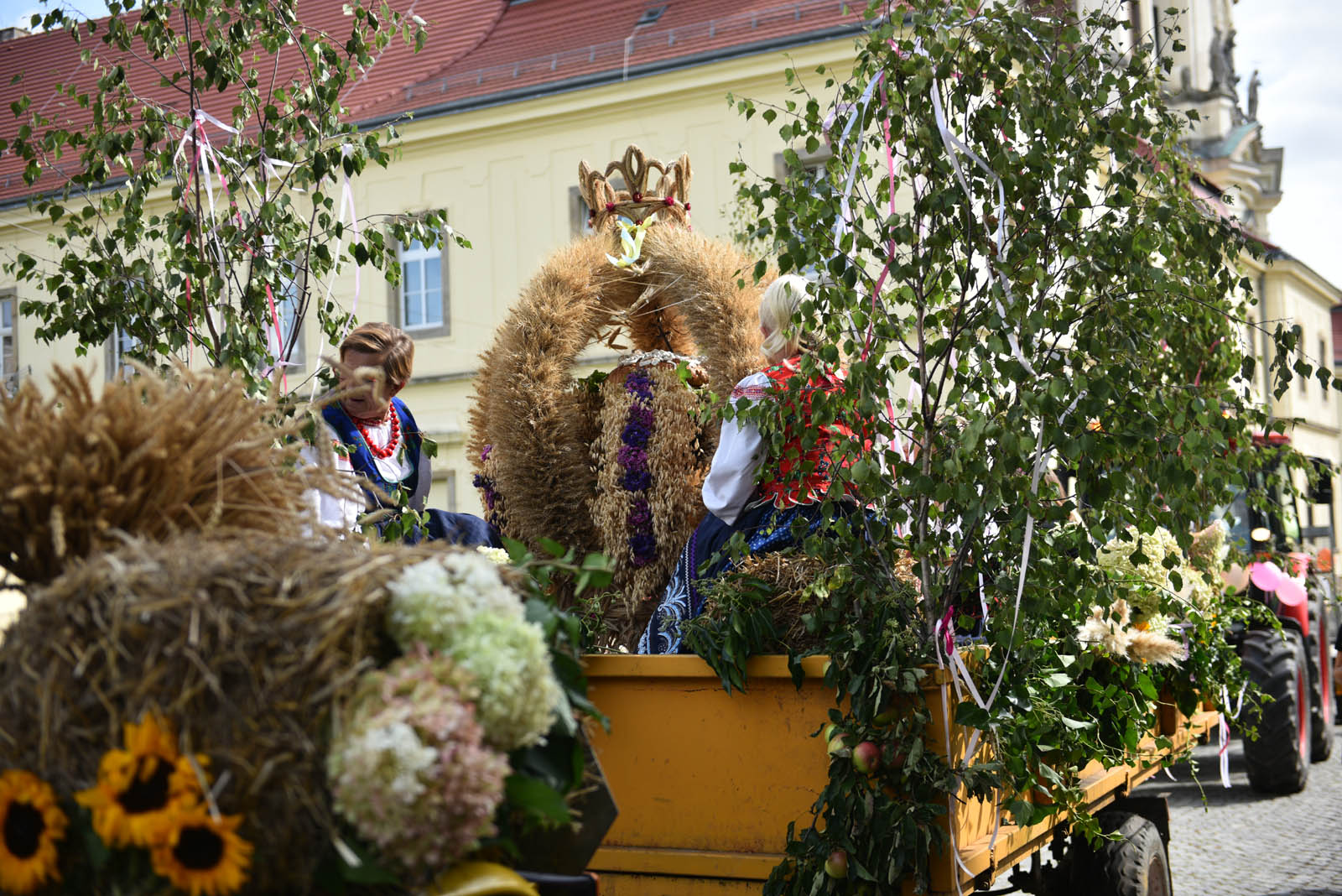 W Legnickim Polu dziękują rolnikom za plony i świętują