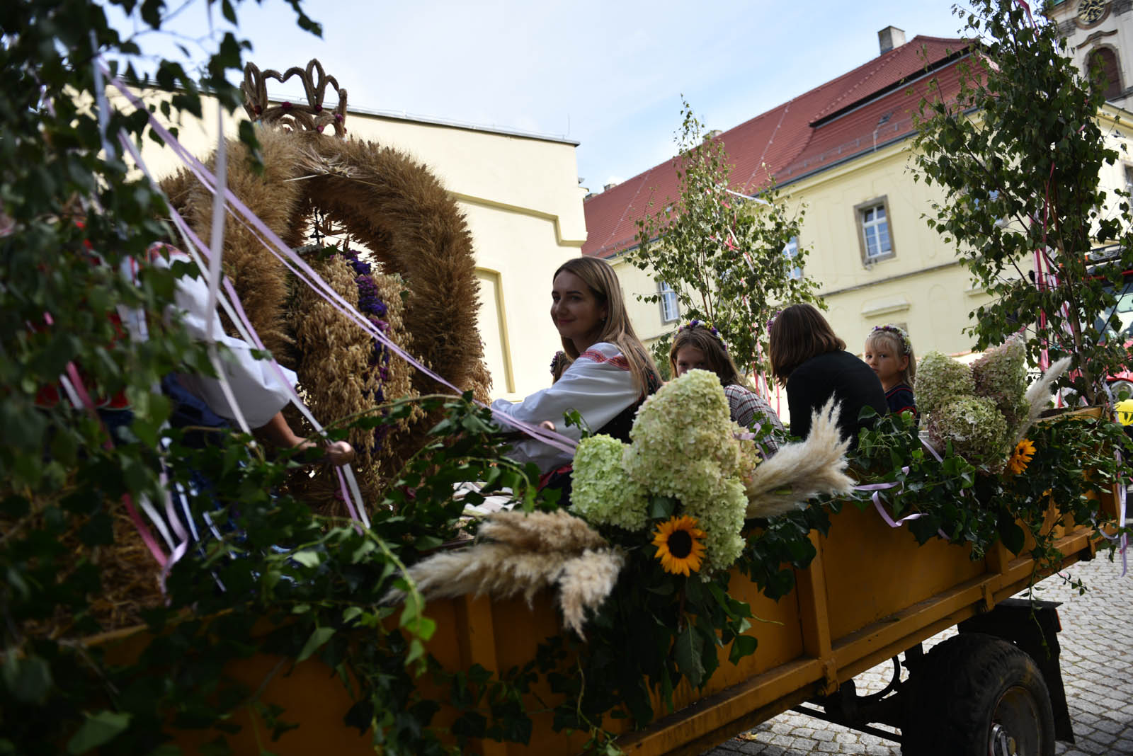 W Legnickim Polu dziękują rolnikom za plony i świętują