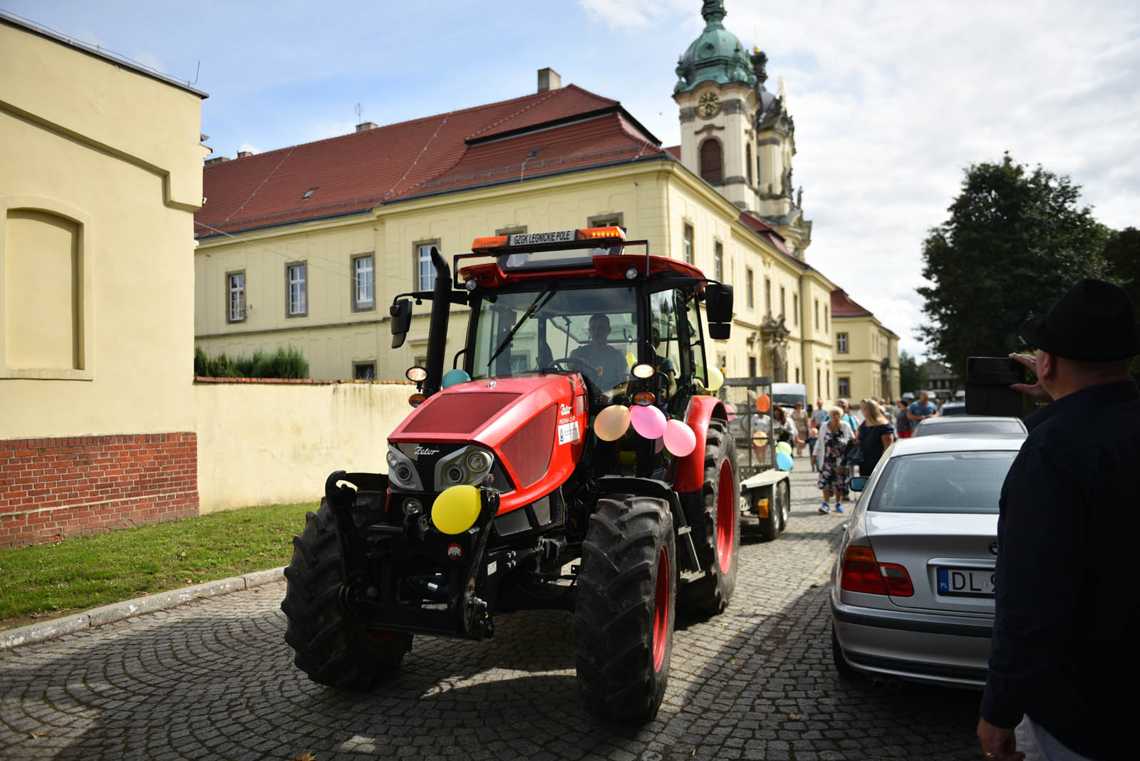 W Legnickim Polu dziękują rolnikom za plony i świętują