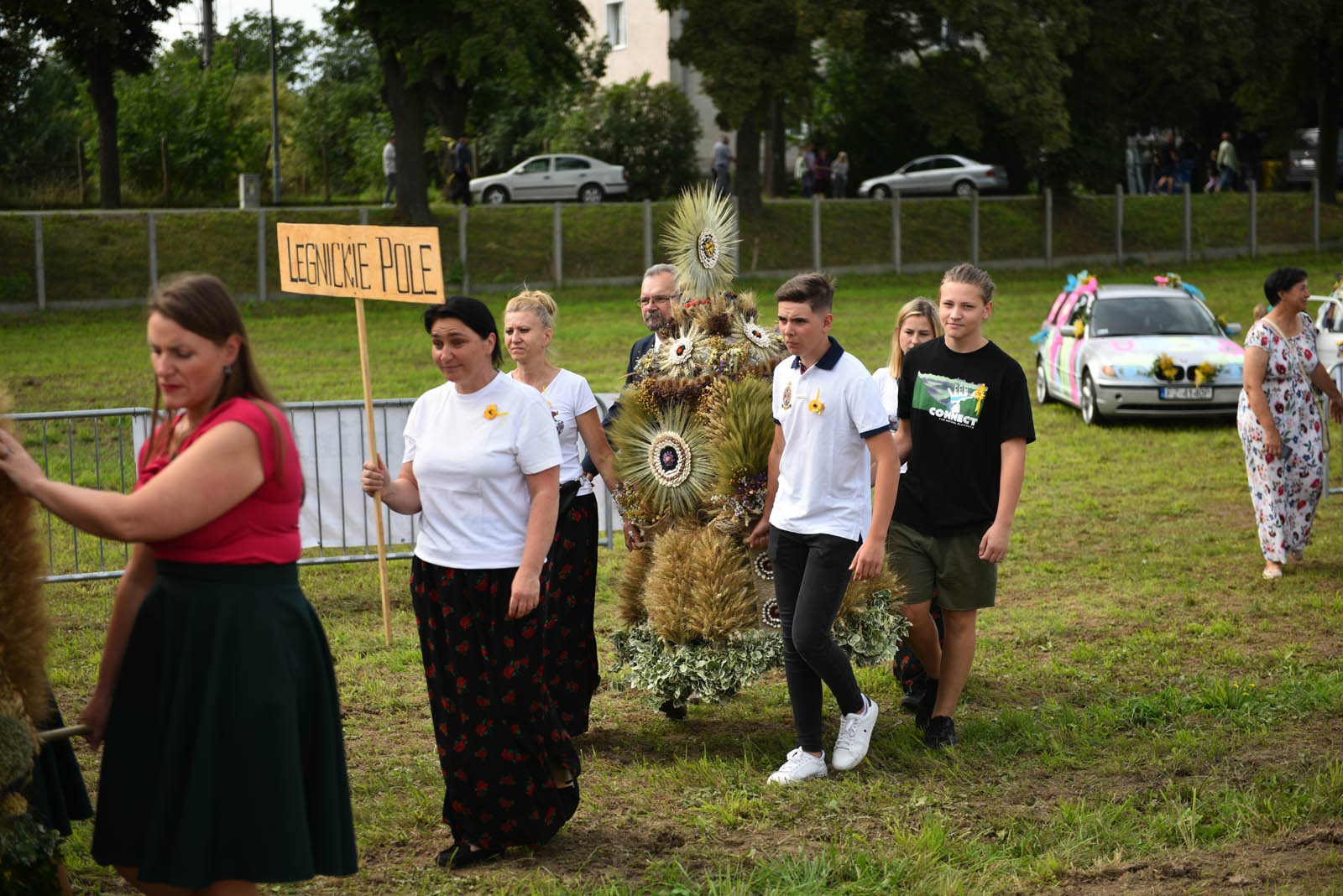 W Legnickim Polu dziękują rolnikom za plony i świętują