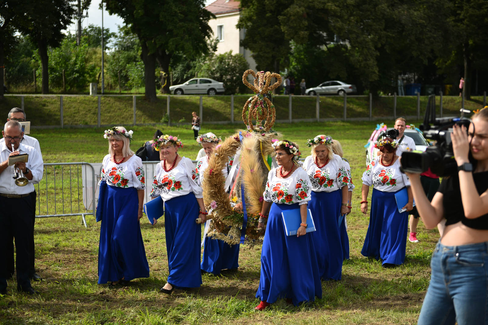 W Legnickim Polu dziękują rolnikom za plony i świętują
