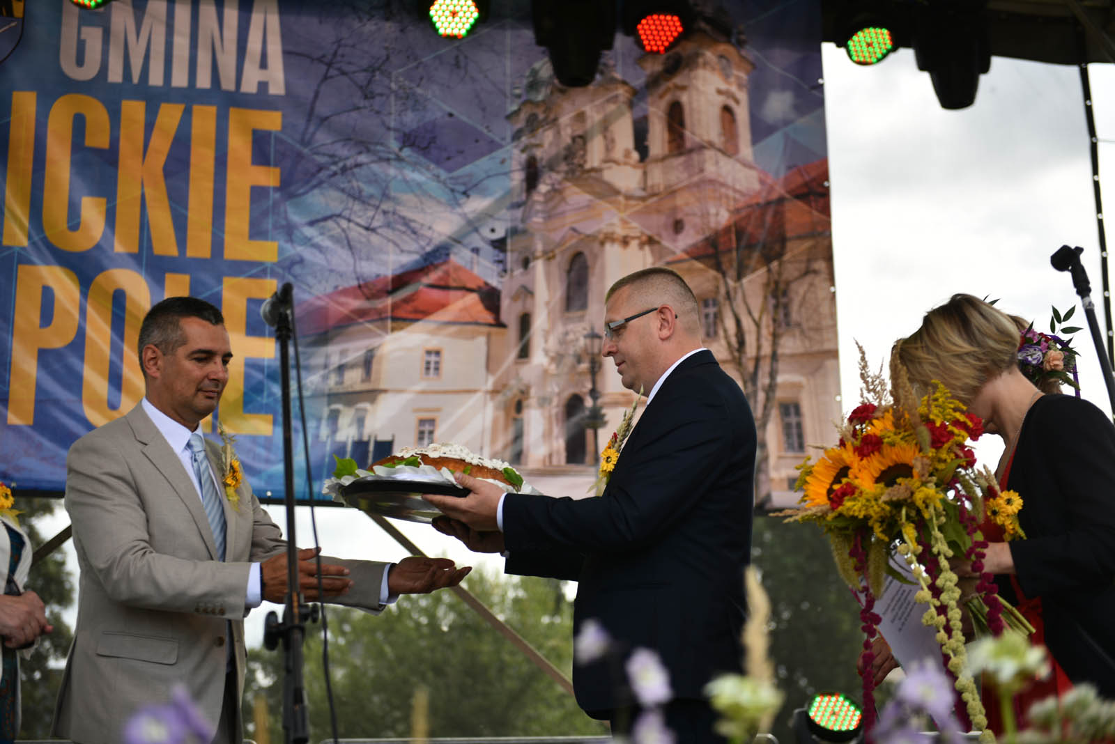 W Legnickim Polu dziękują rolnikom za plony i świętują