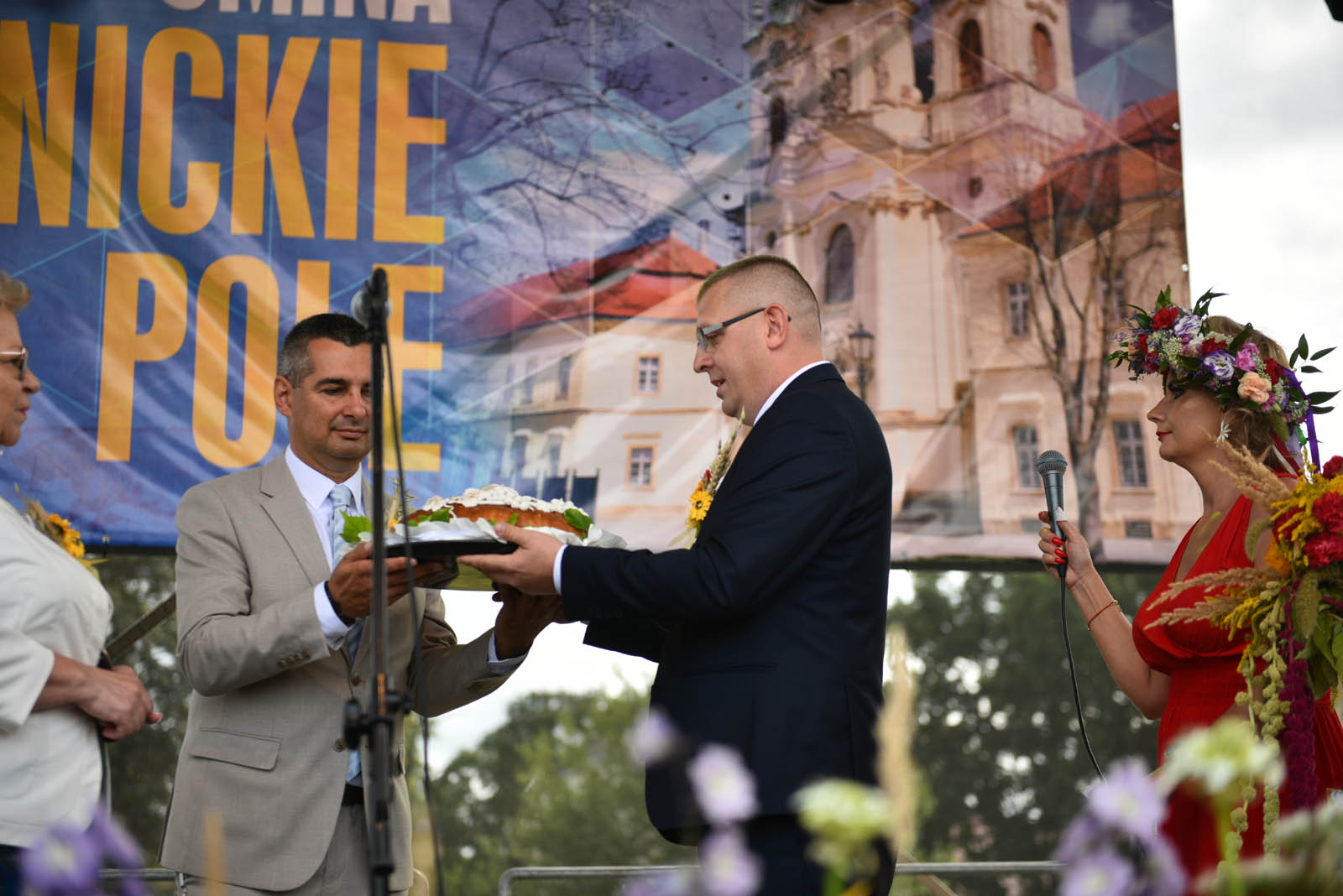 W Legnickim Polu dziękują rolnikom za plony i świętują