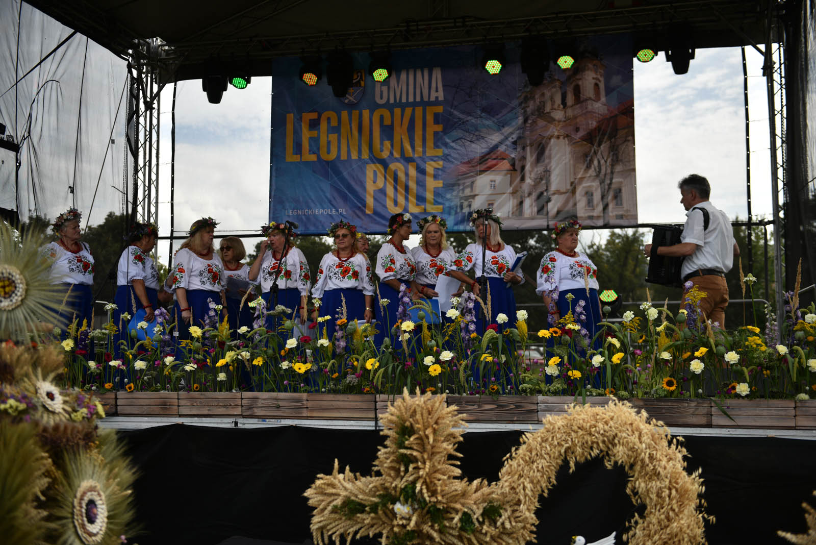 W Legnickim Polu dziękują rolnikom za plony i świętują