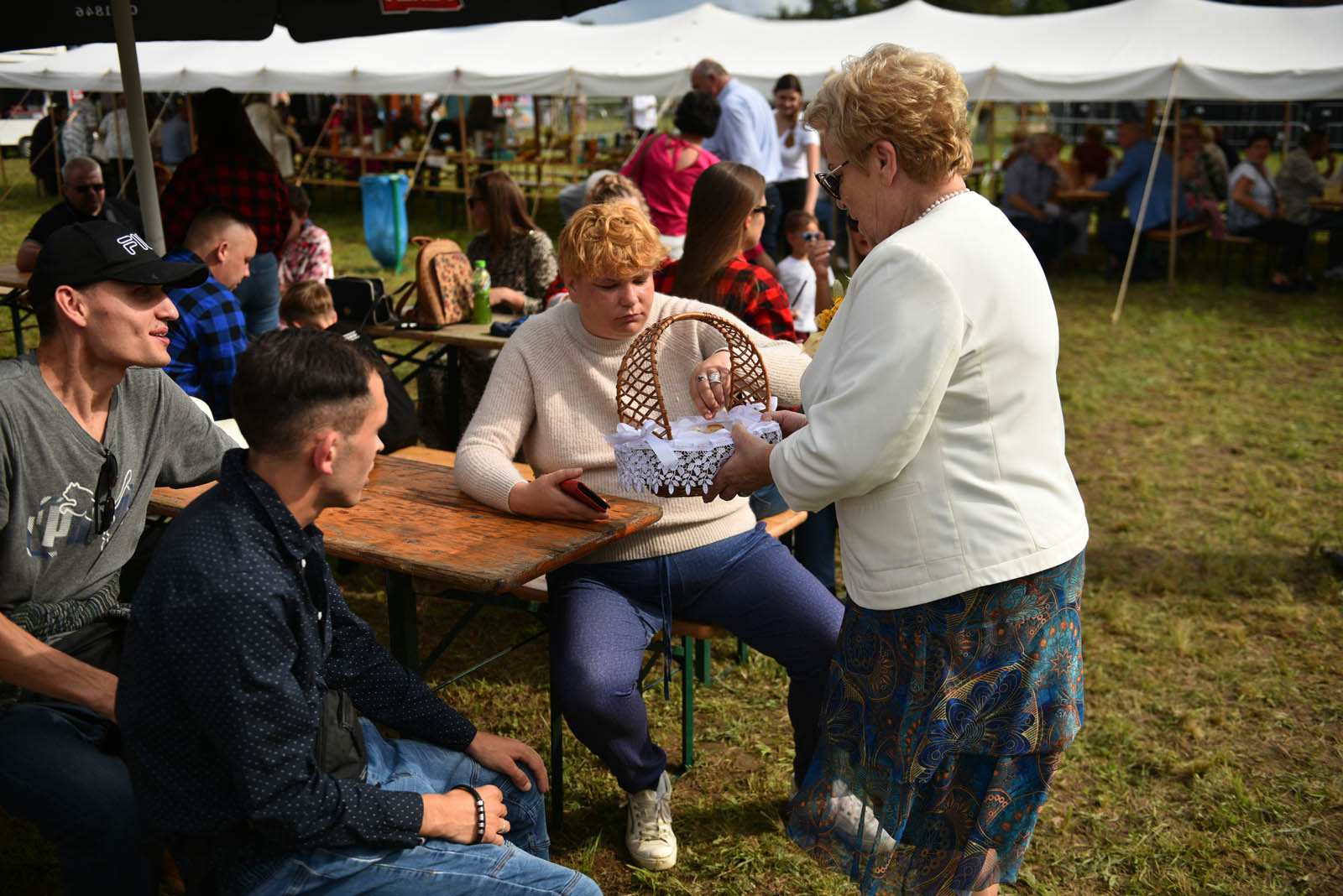 W Legnickim Polu dziękują rolnikom za plony i świętują
