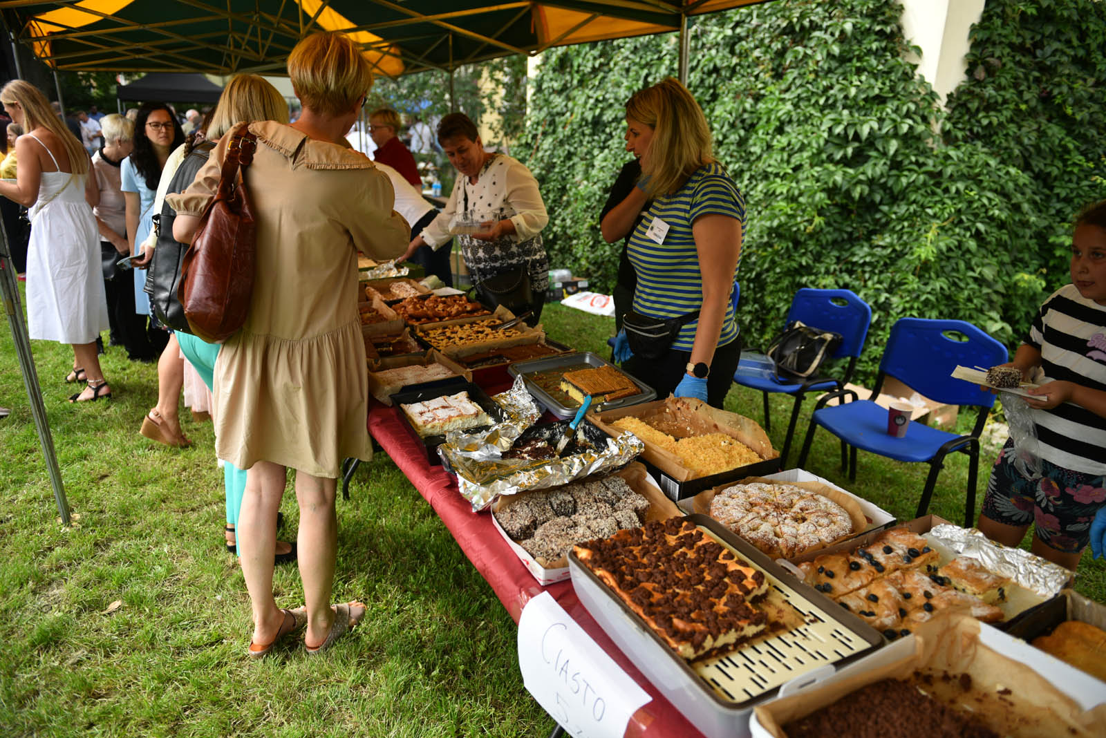 Degustowali zupę proboszcza i tańczyli Belgijkę na pikniku
