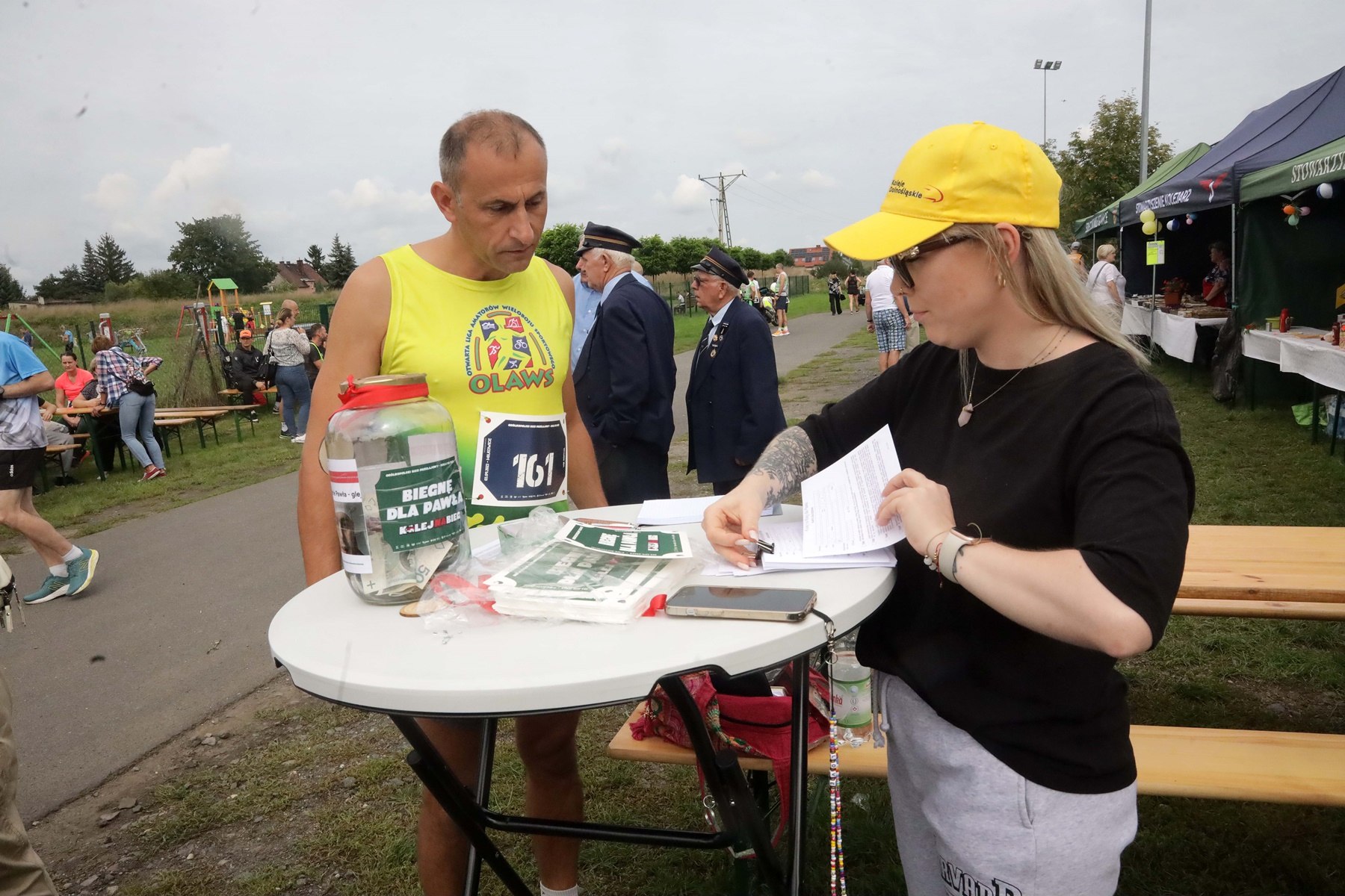 VIII Kolej Na Bieg 2023. Sto pięćdziesiąt osób na mecie biegu